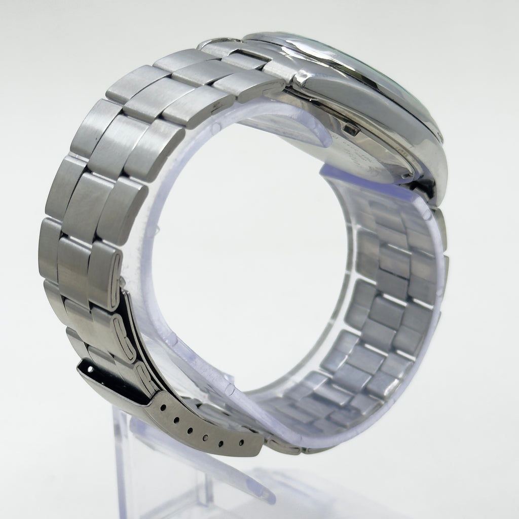 Vintage Seiko 5 Automatic White Dial — 21 Jewels (7S26)