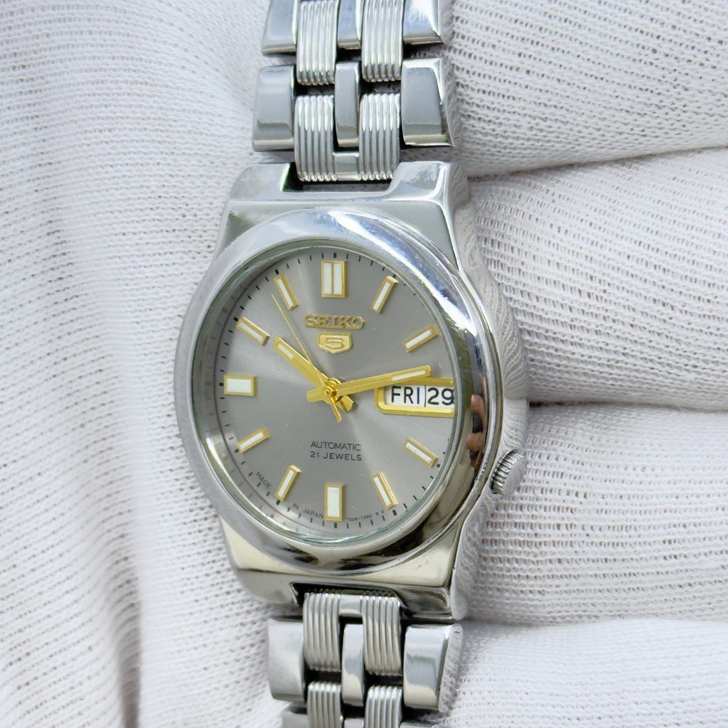Seiko 5 - 7S26-01R0 Automatic Men's Watch Day Date Stainless Steel Japan Made