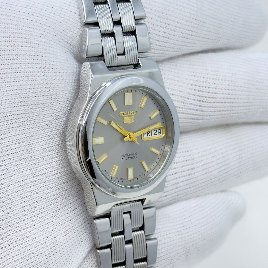 Seiko 5 - 7S26-01R0 Automatic Men's Watch Day Date Stainless Steel Japan Made