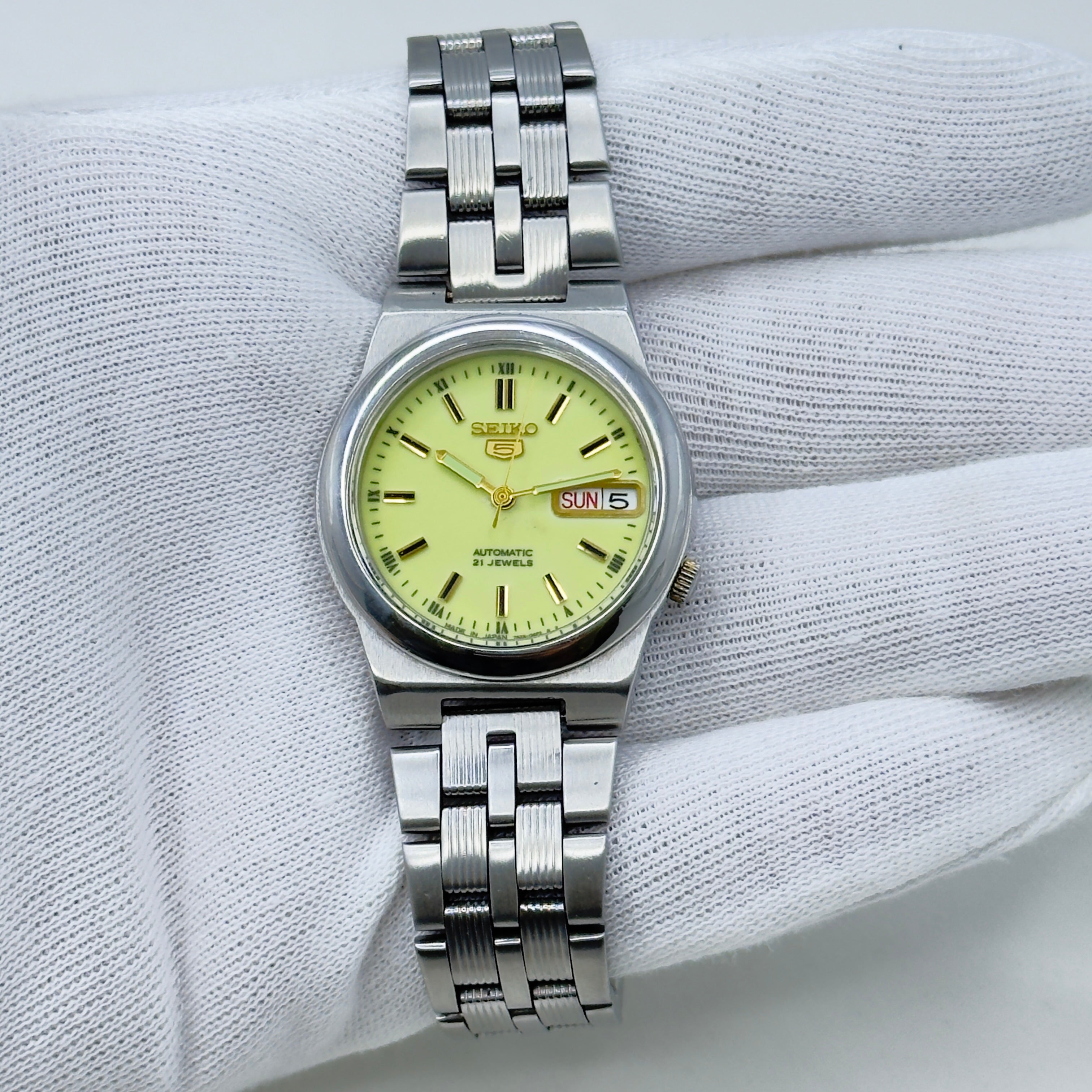 Vintage Seiko 5 - Automatic Watch Day/Date Stainless Steel Japan Made