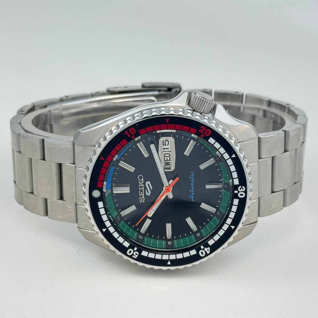 Seiko 5 - Sports Diver Mod: Black Dial Automatic Stainless Steel Watch