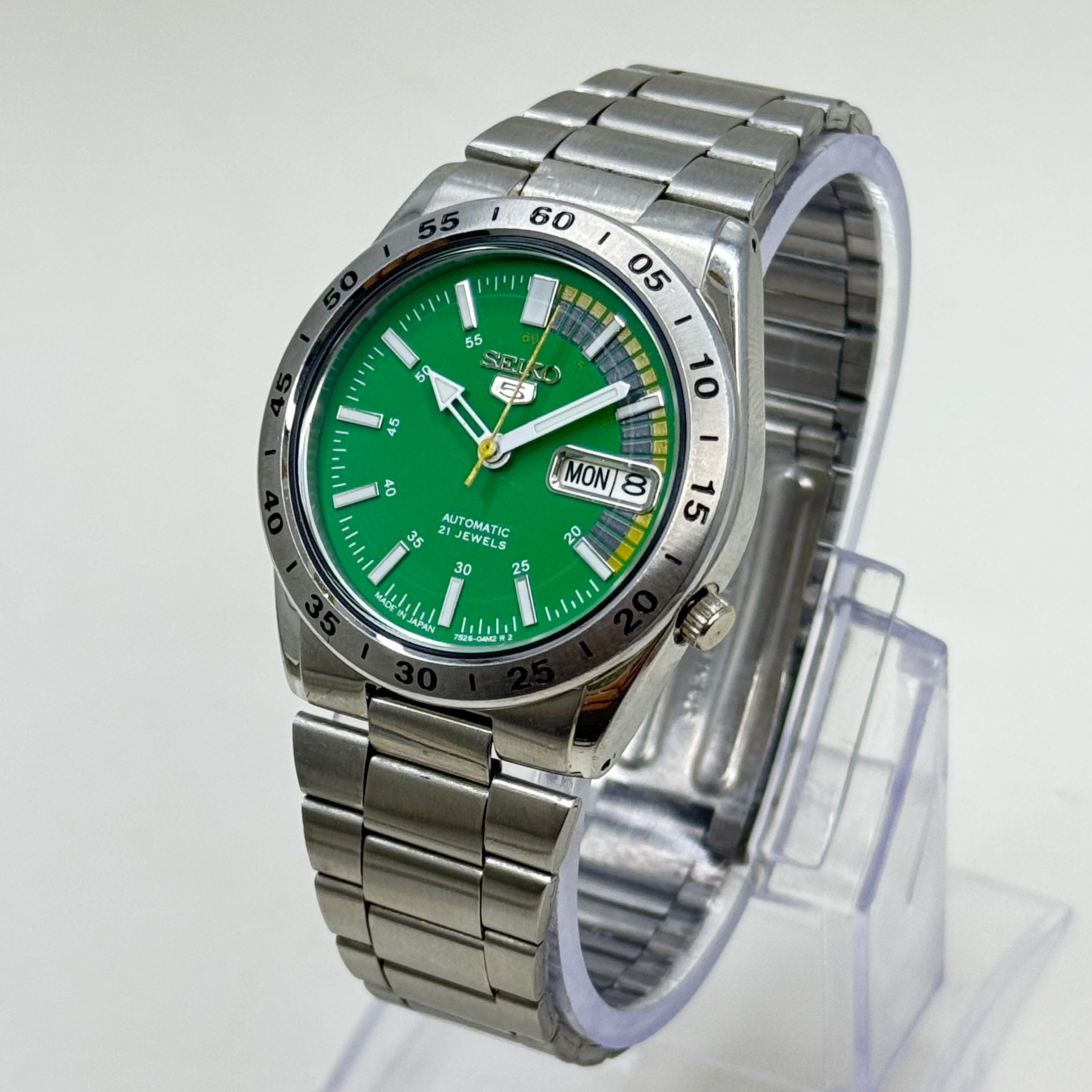 Seiko 5 -  Automatic Watch 21 Jewels  Green Dial Vintage Style Mod