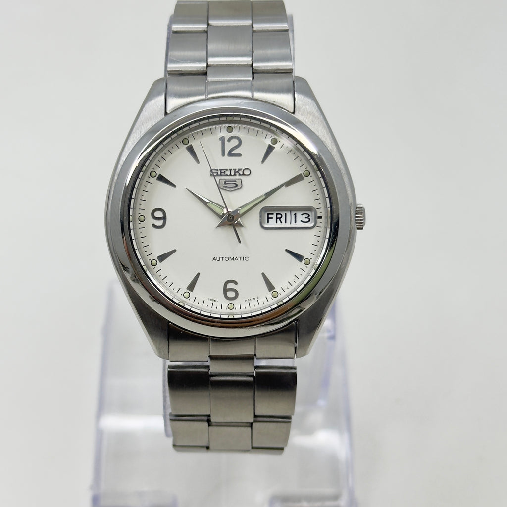 Vintage Seiko 5 Automatic White Dial — 21 Jewels (7S26)