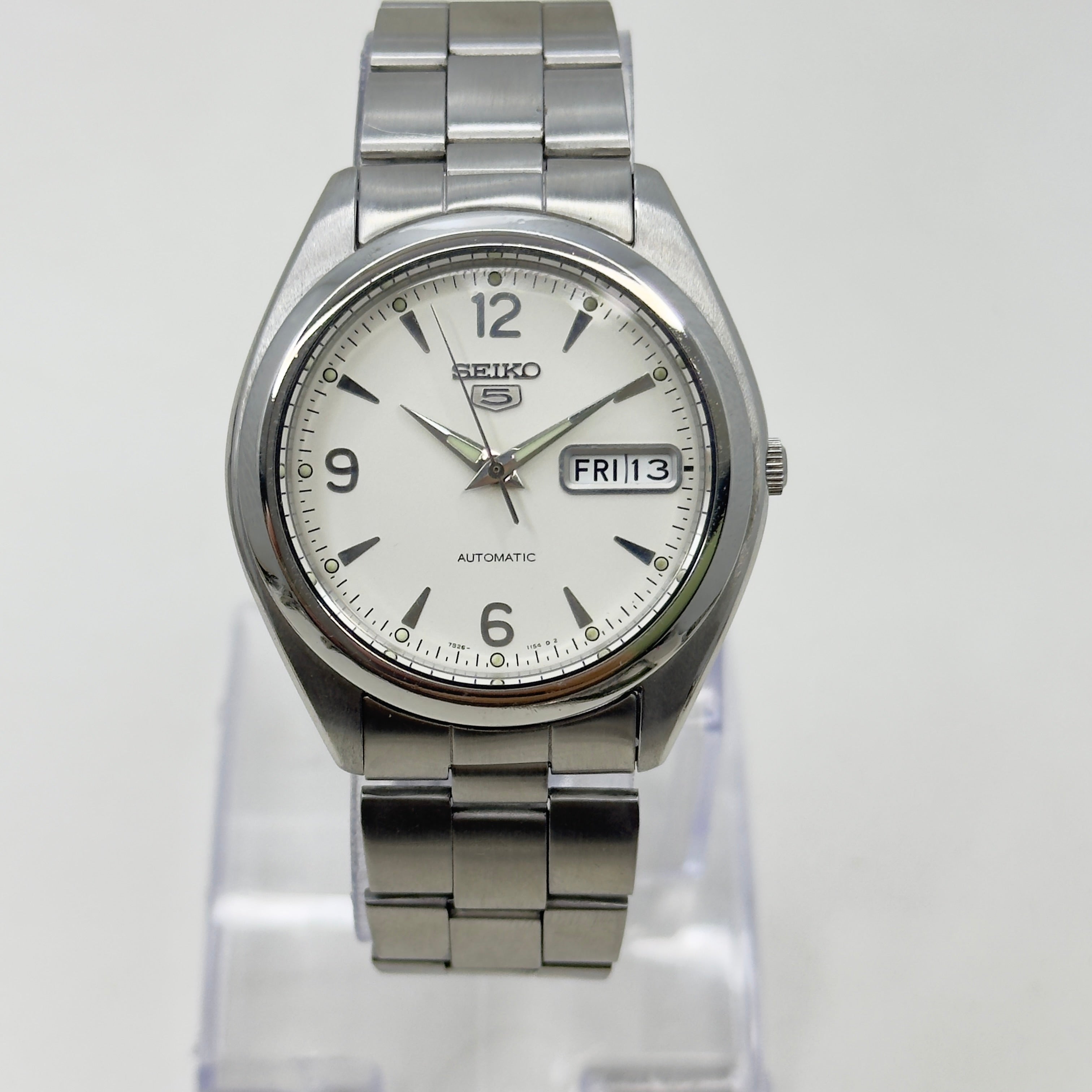 Vintage Seiko 5 Automatic White Dial — 21 Jewels (7S26)