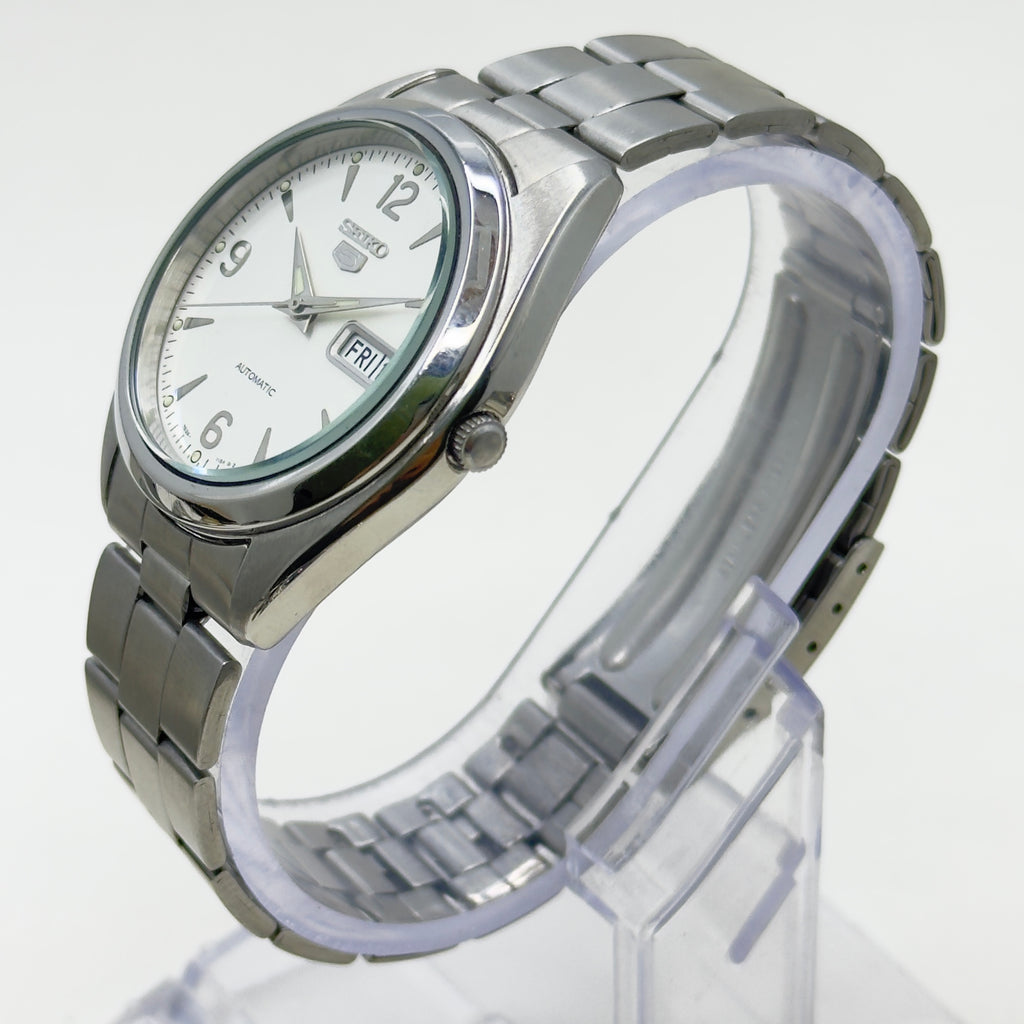 Vintage Seiko 5 Automatic White Dial — 21 Jewels (7S26)