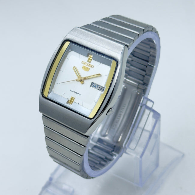Vintage Seiko 5 Automatic (7009-5770) Men's Wristwatch Japan Made Hover Image
