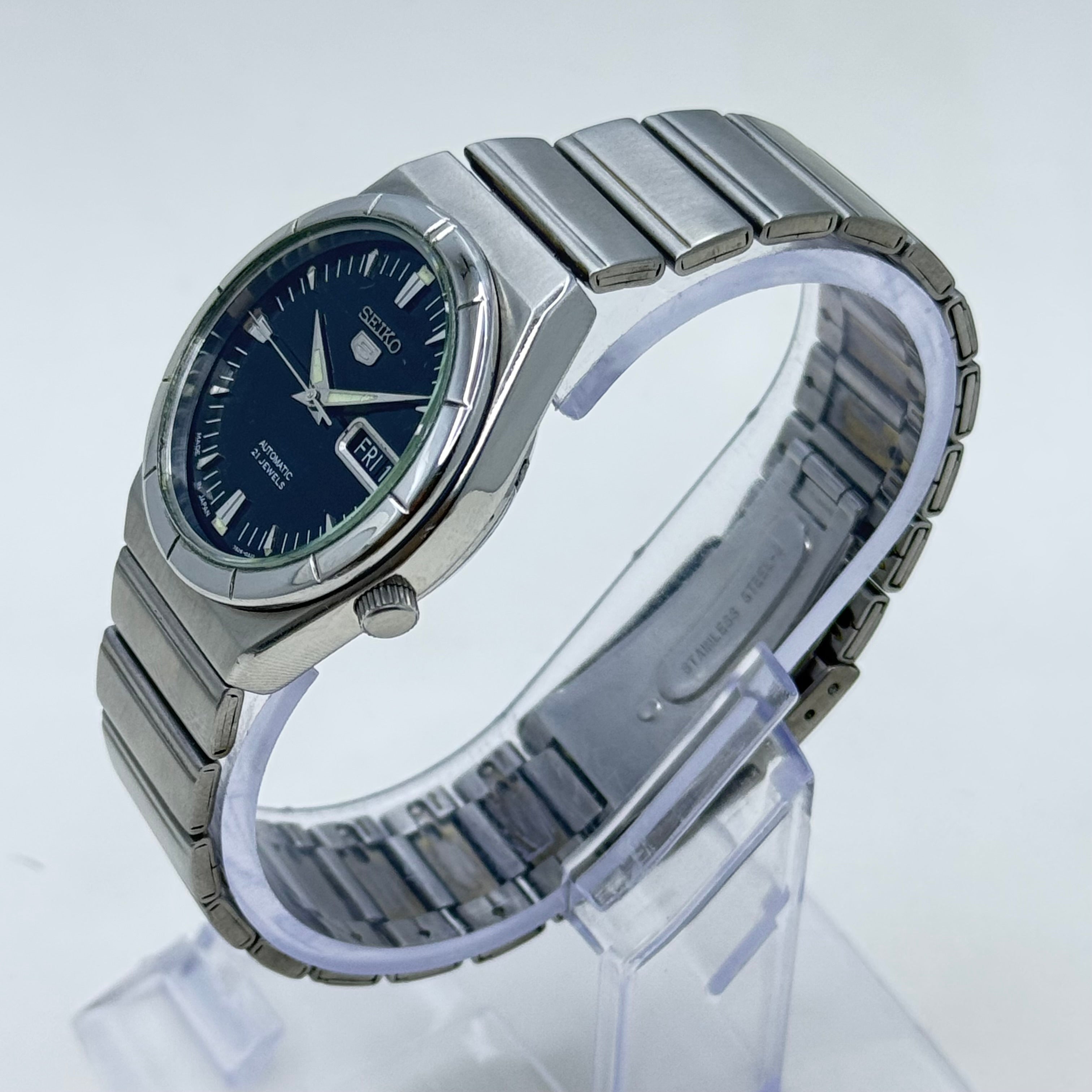 Vintage Seiko 5 - Automatic Watch Day/Date Stainless Steel Japan Made