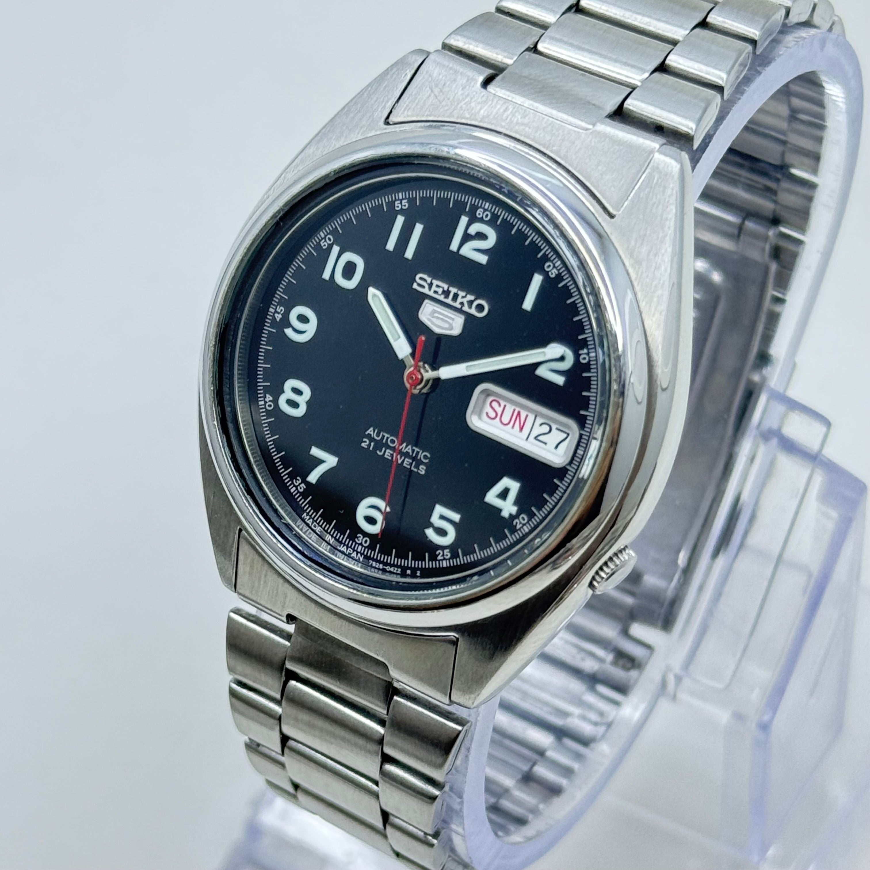 Vintage Seiko 5 Automatic Black Dial — 21 Jewels (7S26)