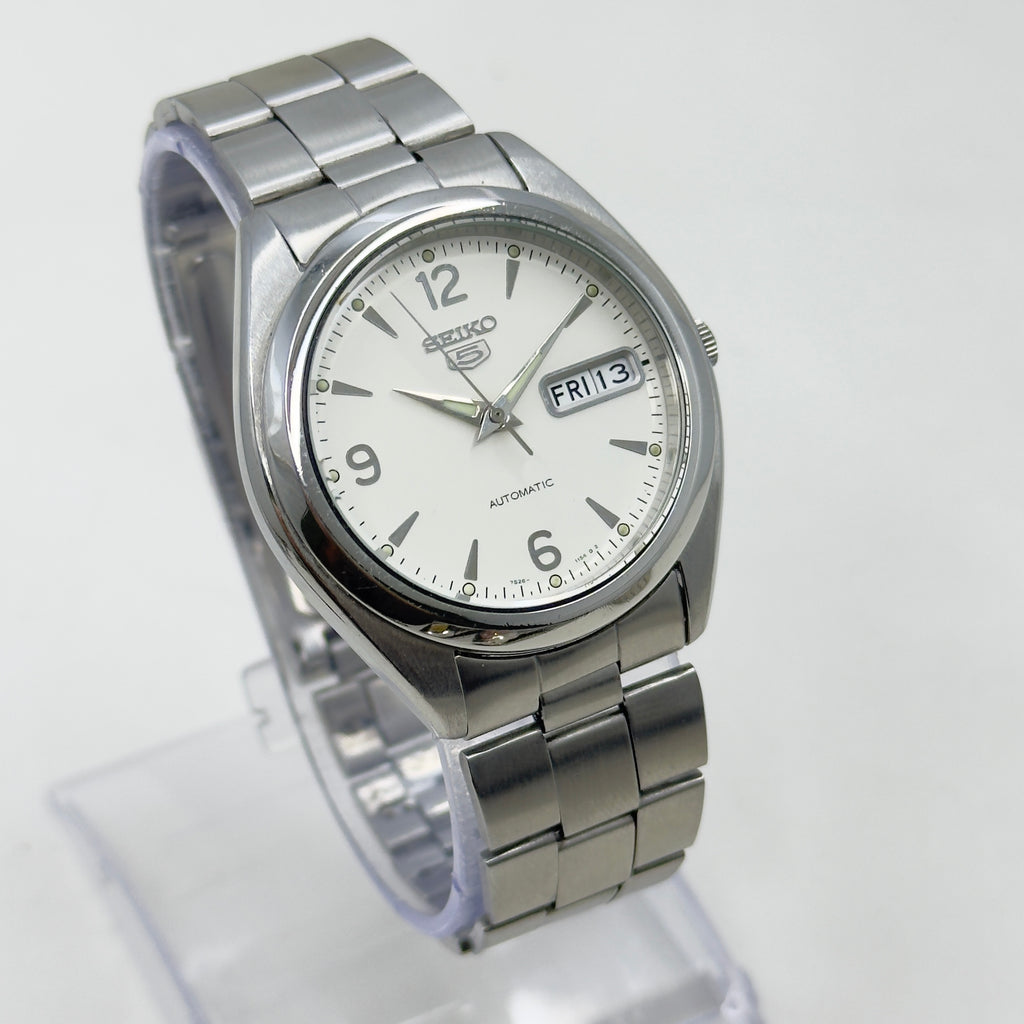 Vintage Seiko 5 Automatic White Dial — 21 Jewels (7S26)