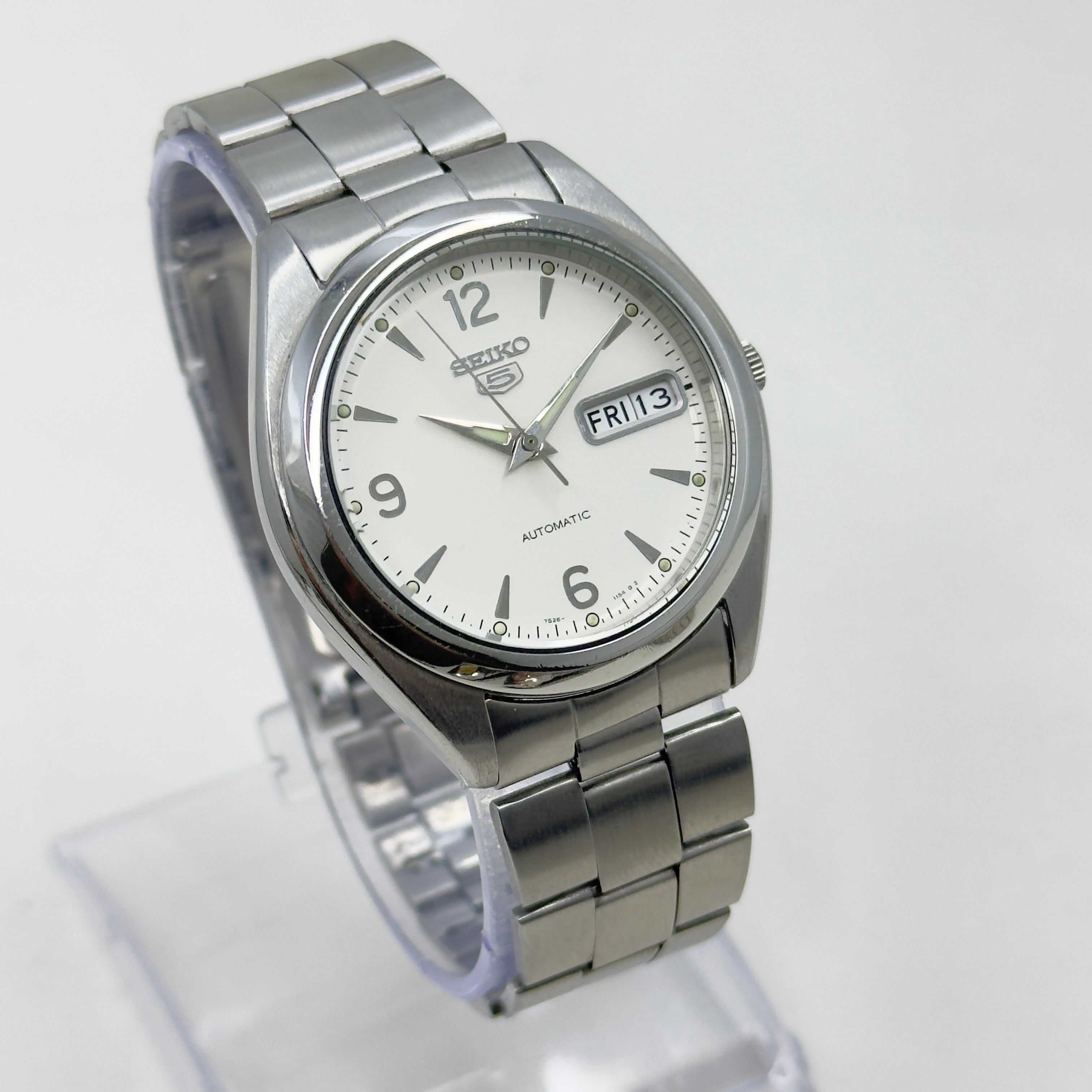 Vintage Seiko 5 Automatic White Dial — 21 Jewels (7S26)