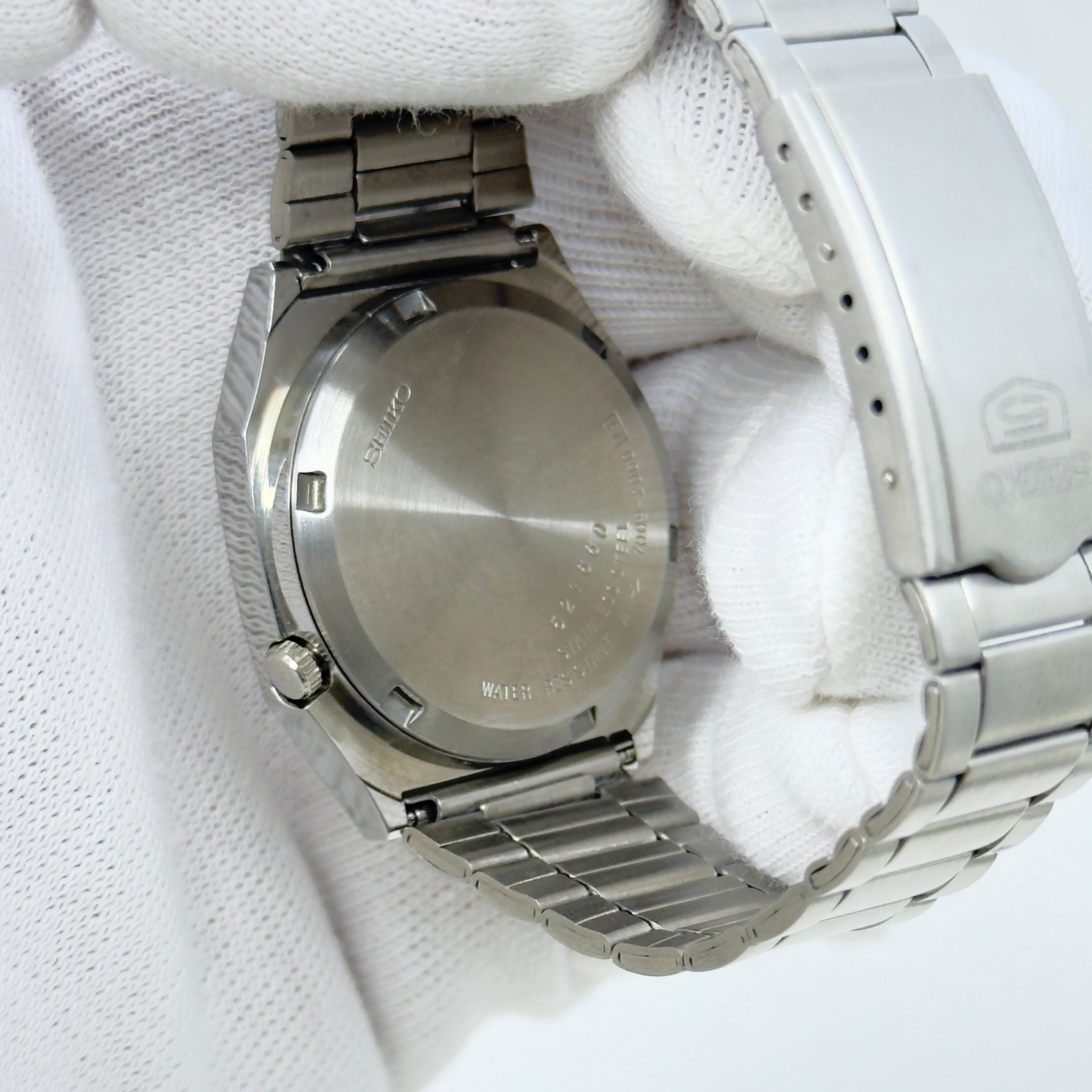 Vintage Seiko 5 Square Automatic Wristwatch – Silver & Gold Accents