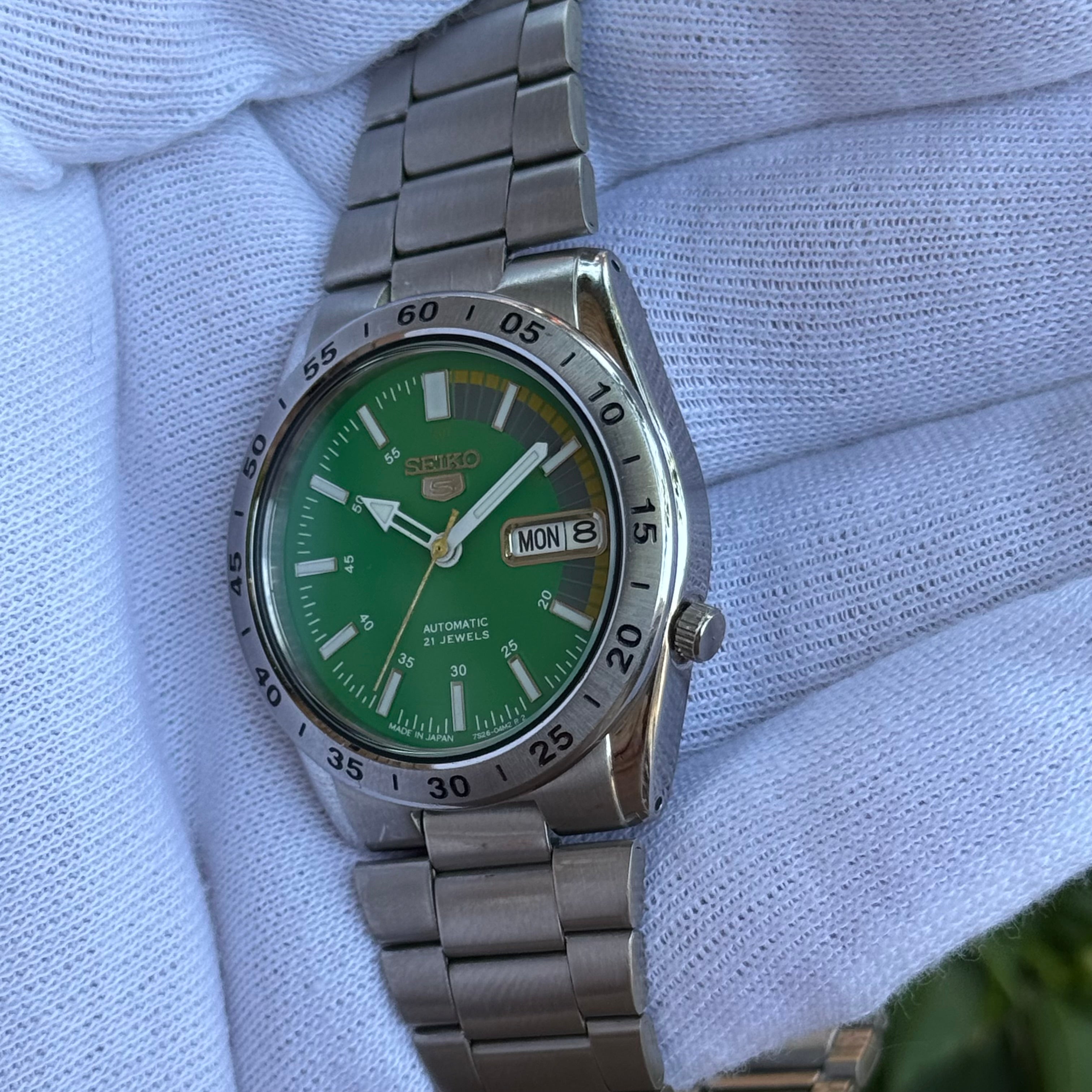 Seiko 5 -  Automatic Watch 21 Jewels  Green Dial Vintage Style Mod