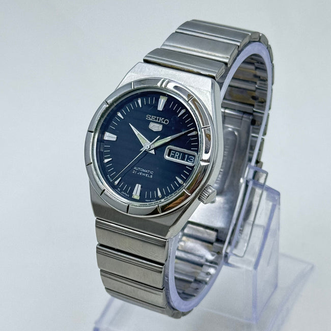 Vintage Seiko 5 - Automatic Watch Day/Date Stainless Steel Japan Made Hover Image