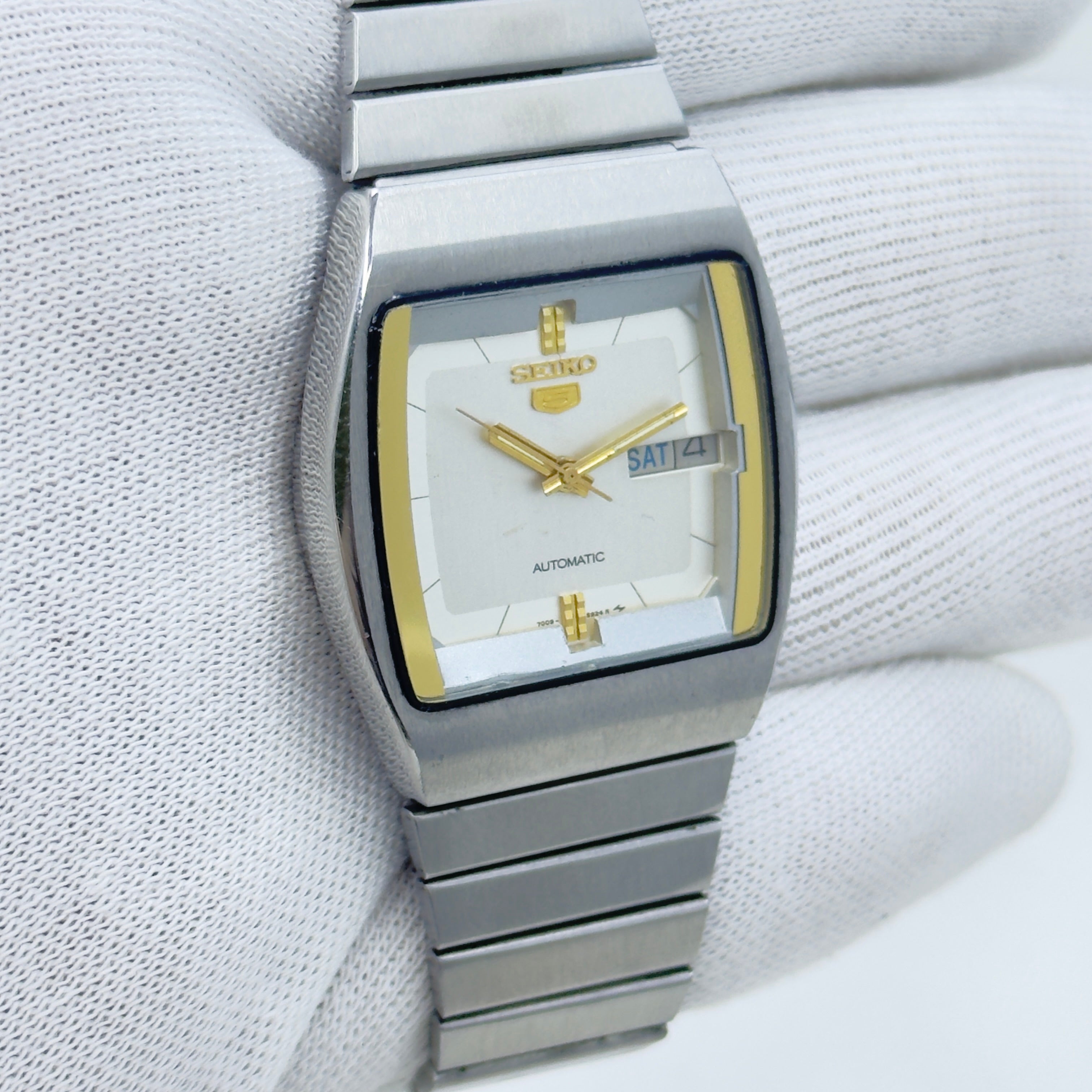 Vintage Seiko 5 Automatic (7009-5770) Men's Wristwatch Japan Made