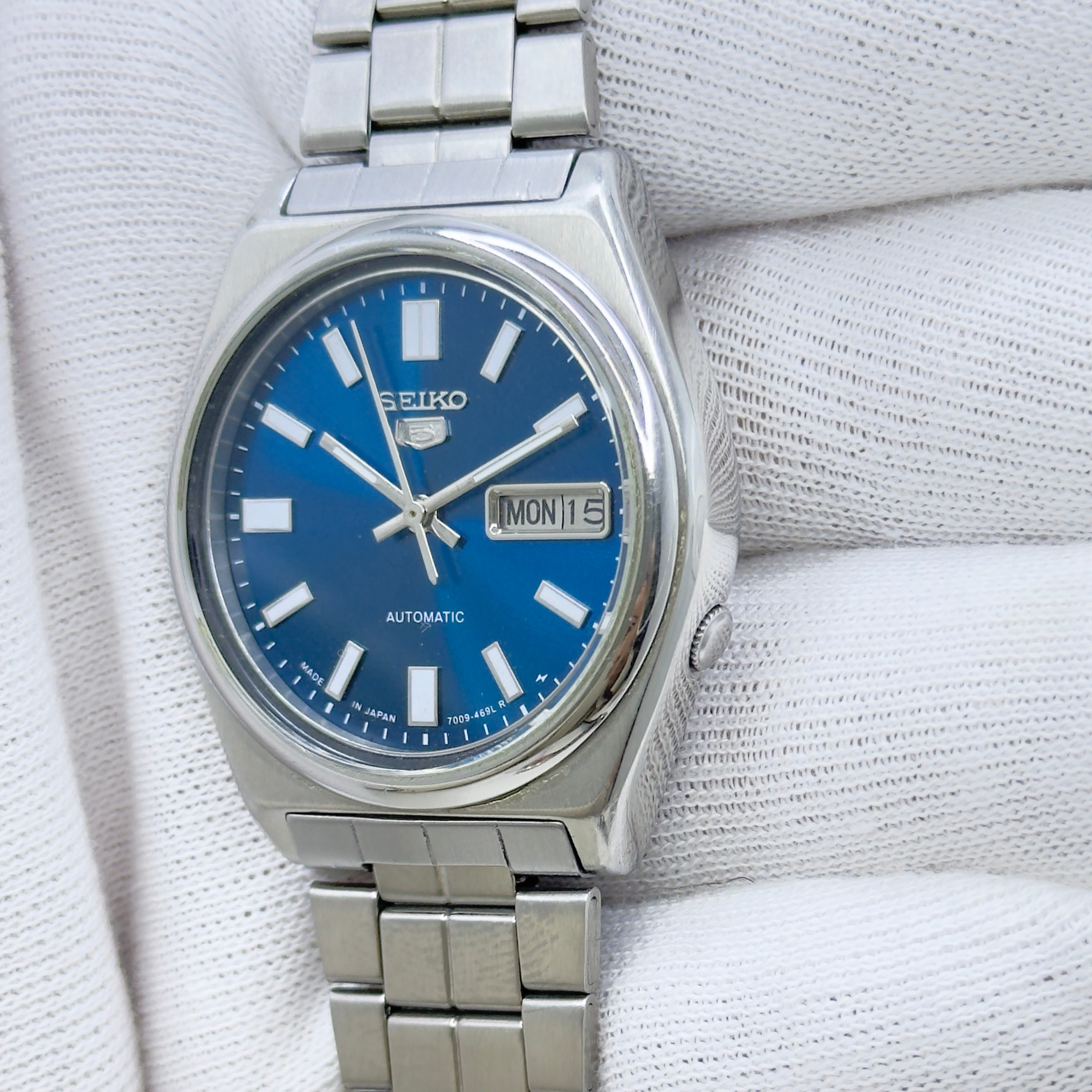 Vintage Seiko 5 Automatic Blue Dial Day-Date Japan Made