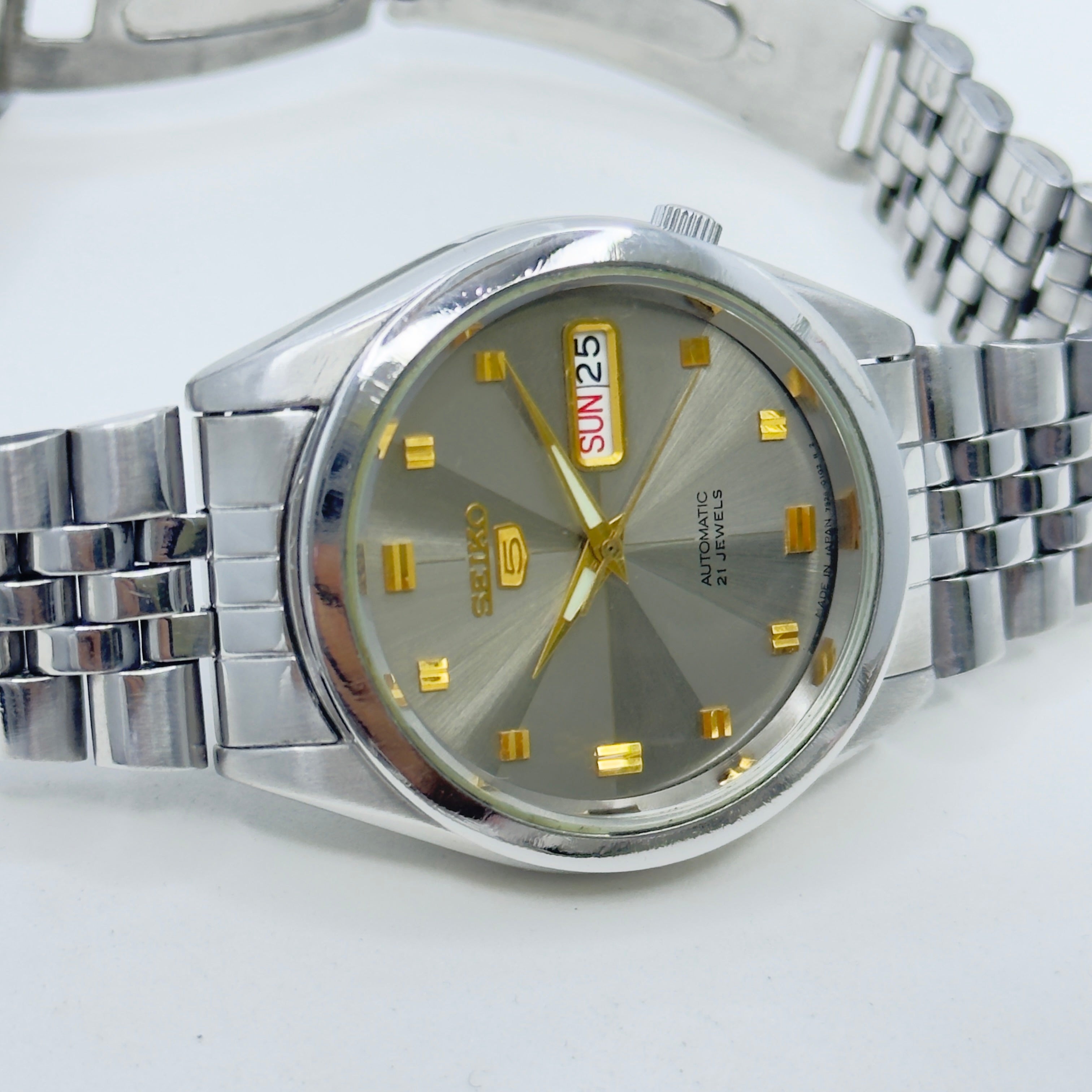 Seiko 5 - 7S26-00X0 Automatic Men's Watch Day Date Stainless Steel Japan Made