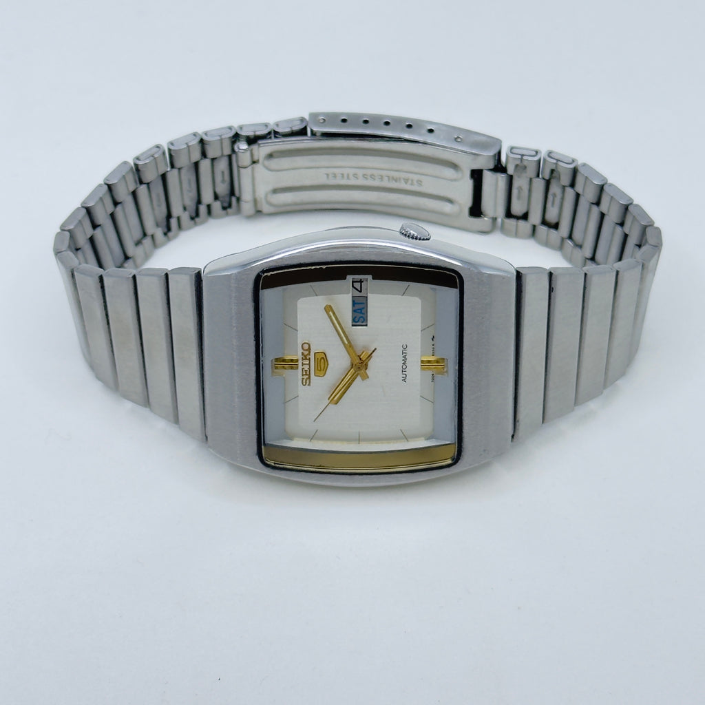 Vintage Seiko 5 Automatic (7009-5770) Men's Wristwatch Japan Made