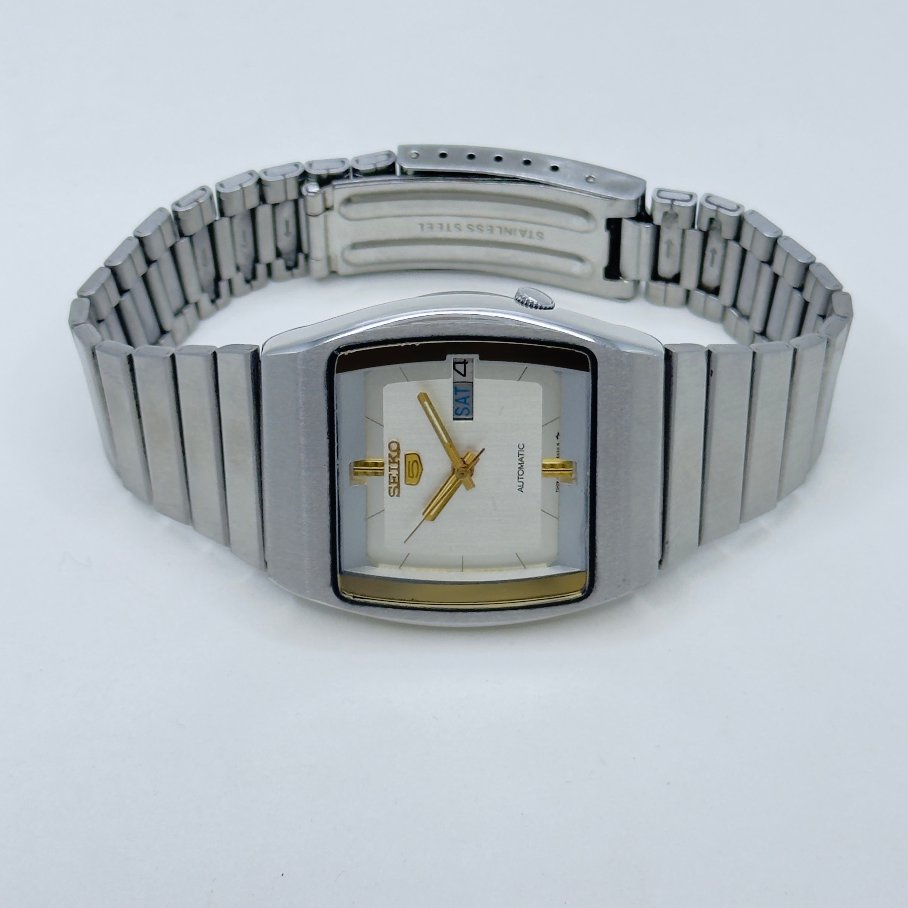 Vintage Seiko 5 Automatic (7009-5770) Men's Wristwatch Japan Made