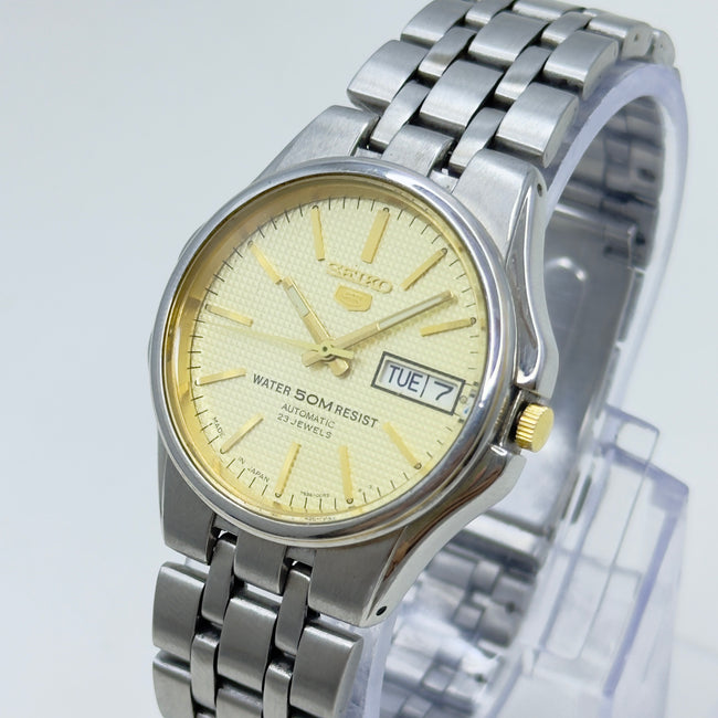 Vintage Seiko 5 Automatic 7S36-00K0 - 23 Jewels Japan Made Hover Image