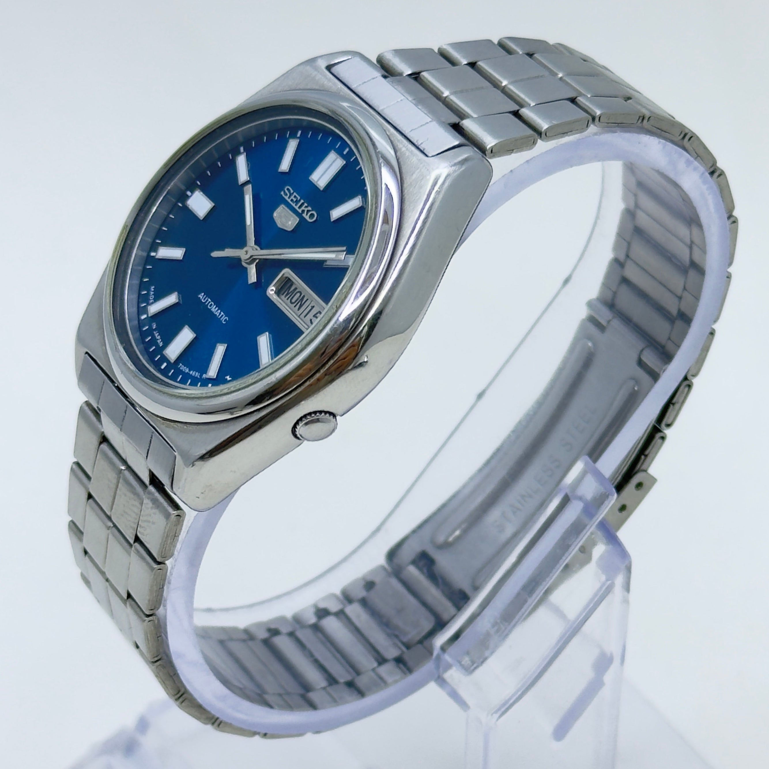 Vintage Seiko 5 Automatic Blue Dial Day-Date Japan Made