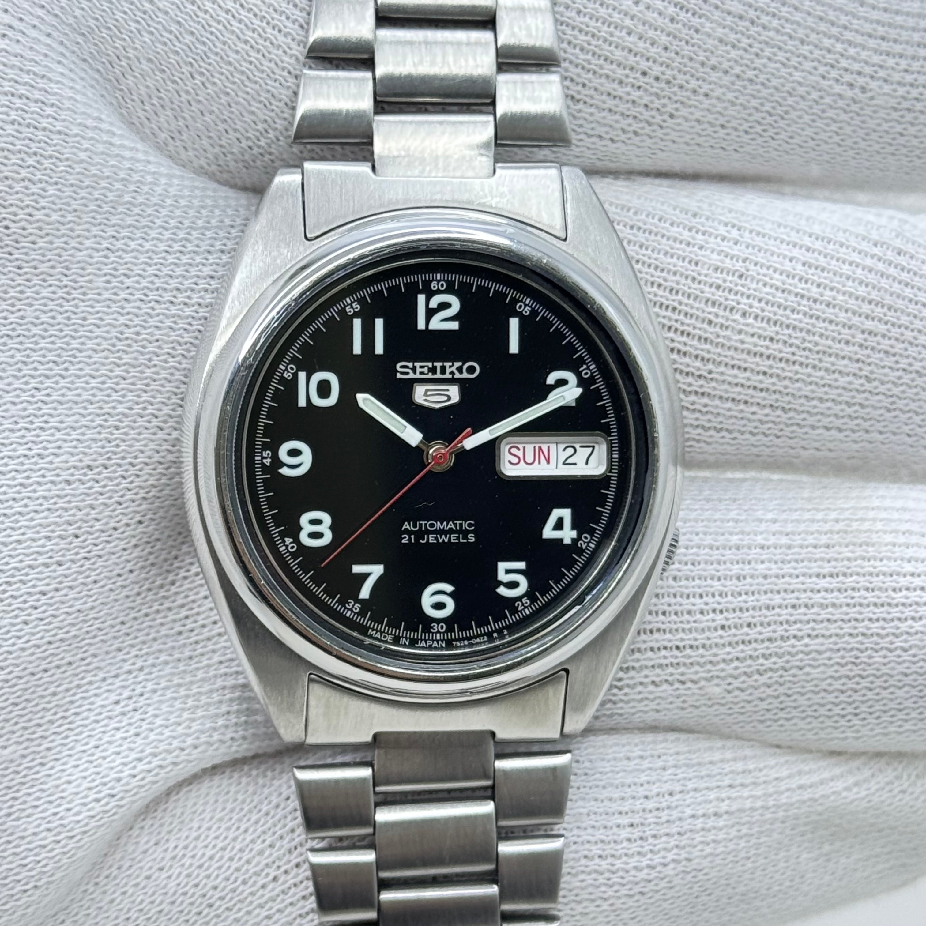 Vintage Seiko 5 Automatic Black Dial — 21 Jewels (7S26)
