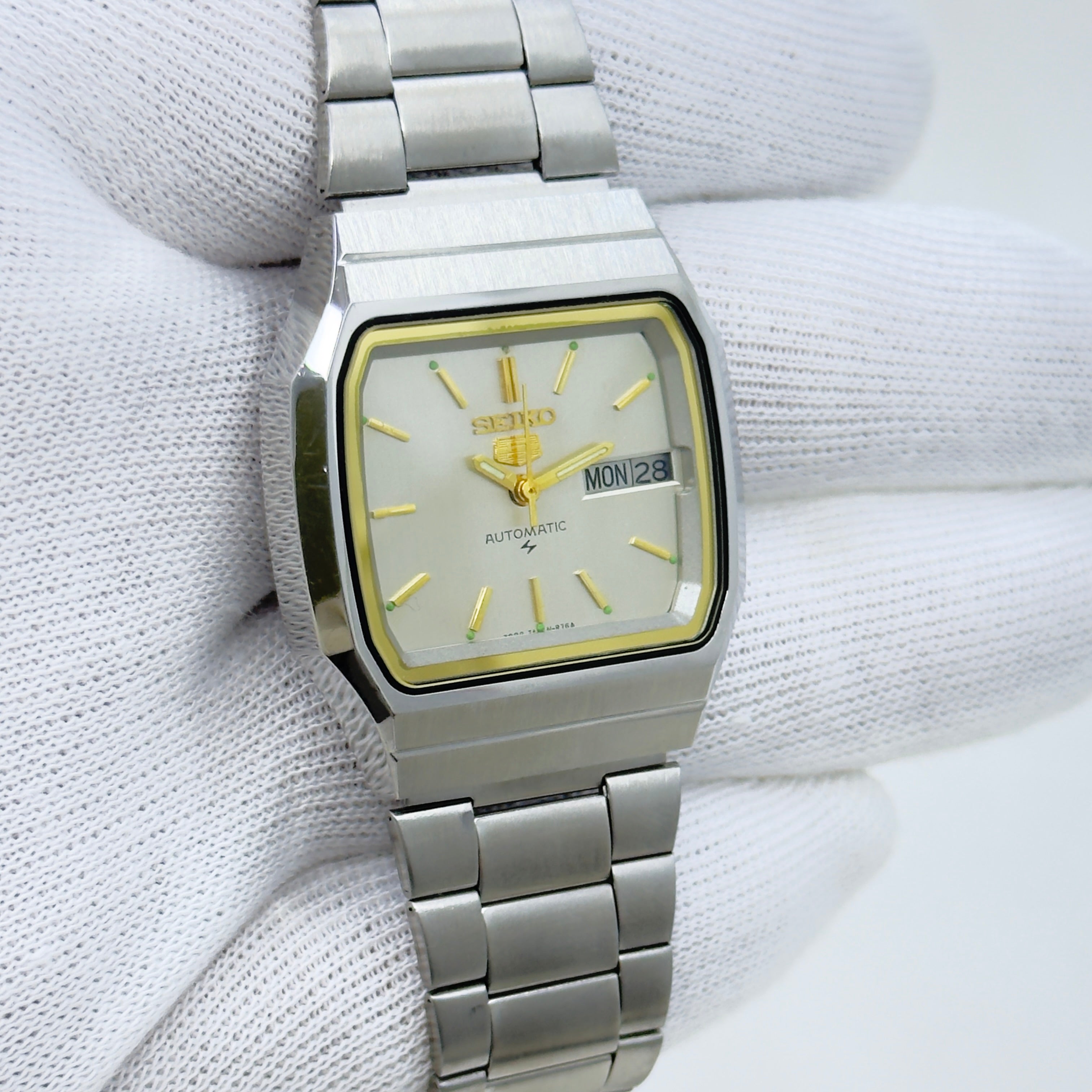 Vintage Seiko 5 Square Automatic Wristwatch – Silver & Gold Accents