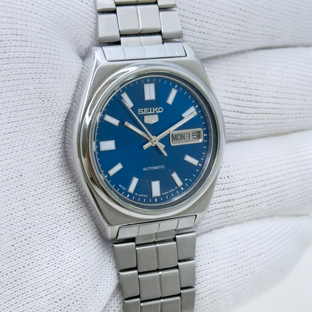 Vintage Seiko 5 Automatic Blue Dial Day-Date Japan Made