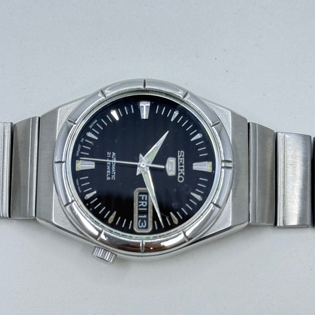 Vintage Seiko 5 - Automatic Watch Day/Date Stainless Steel Japan Made