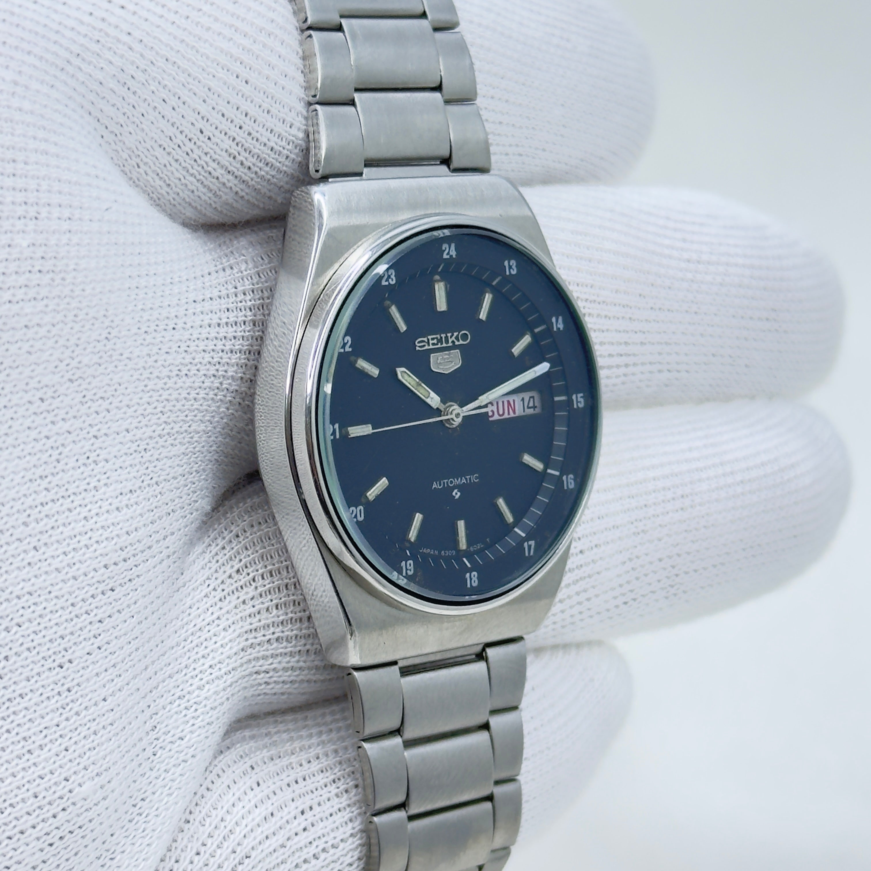 Seiko 5 Automatic Men's Watch Black Railway Time Dial 36mm Day-Date Japan