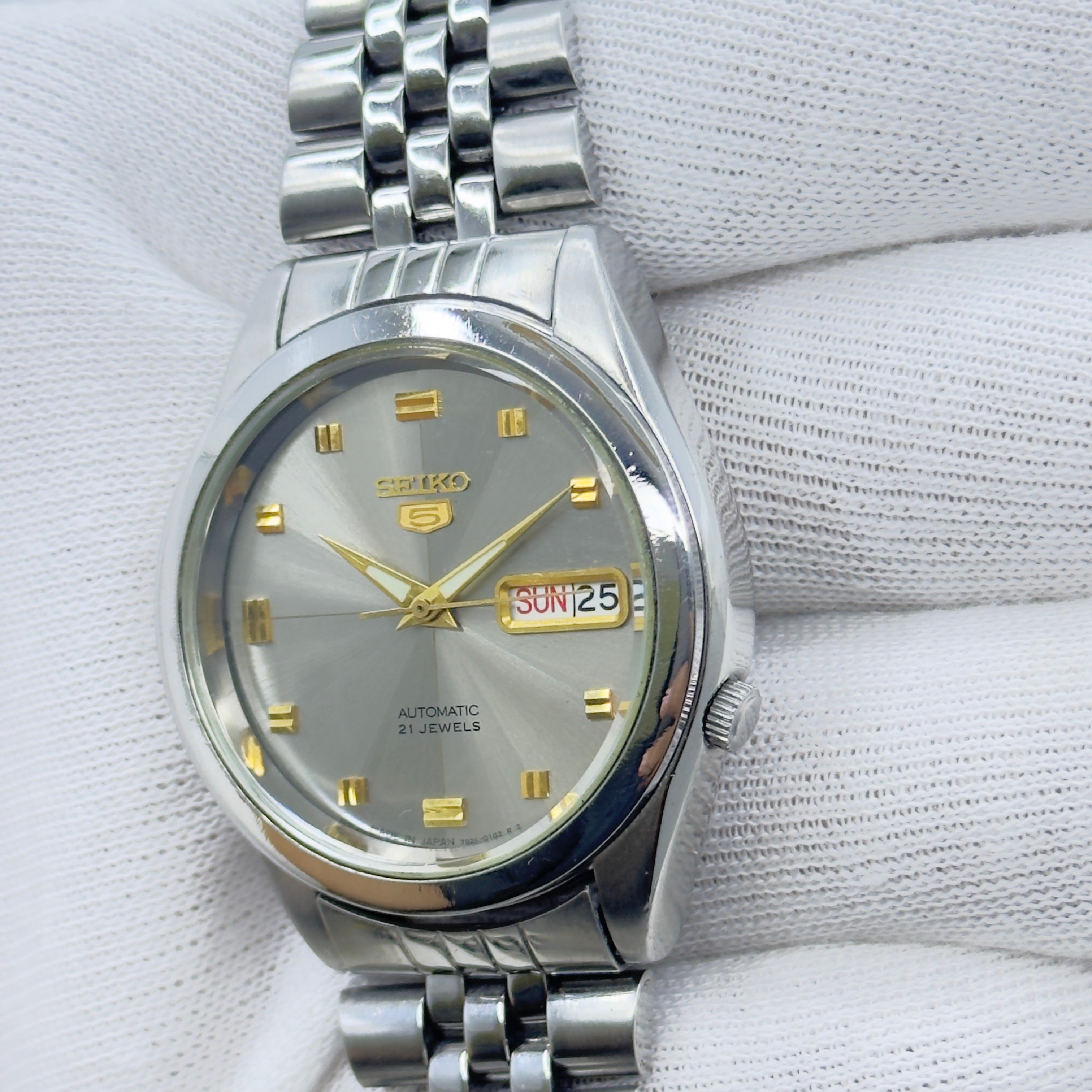 Seiko 5 - 7S26-00X0 Automatic Men's Watch Day Date Stainless Steel Japan Made