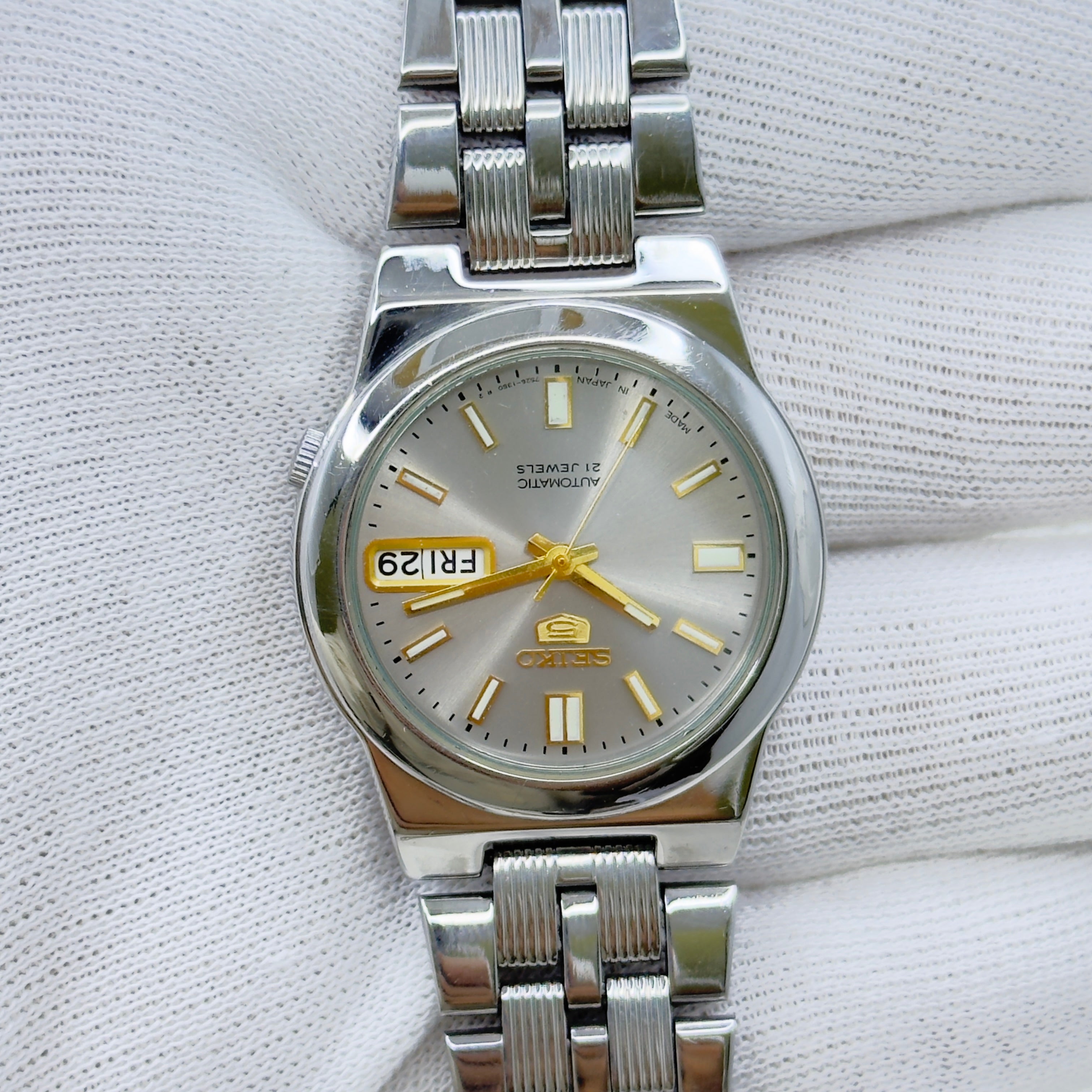 Seiko 5 - 7S26-01R0 Automatic Men's Watch Day Date Stainless Steel Japan Made