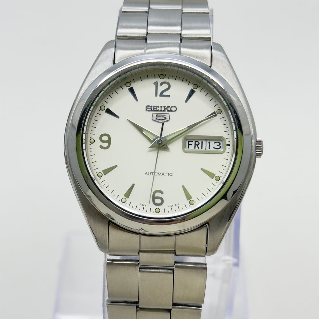 Vintage Seiko 5 Automatic White Dial — 21 Jewels (7S26)
