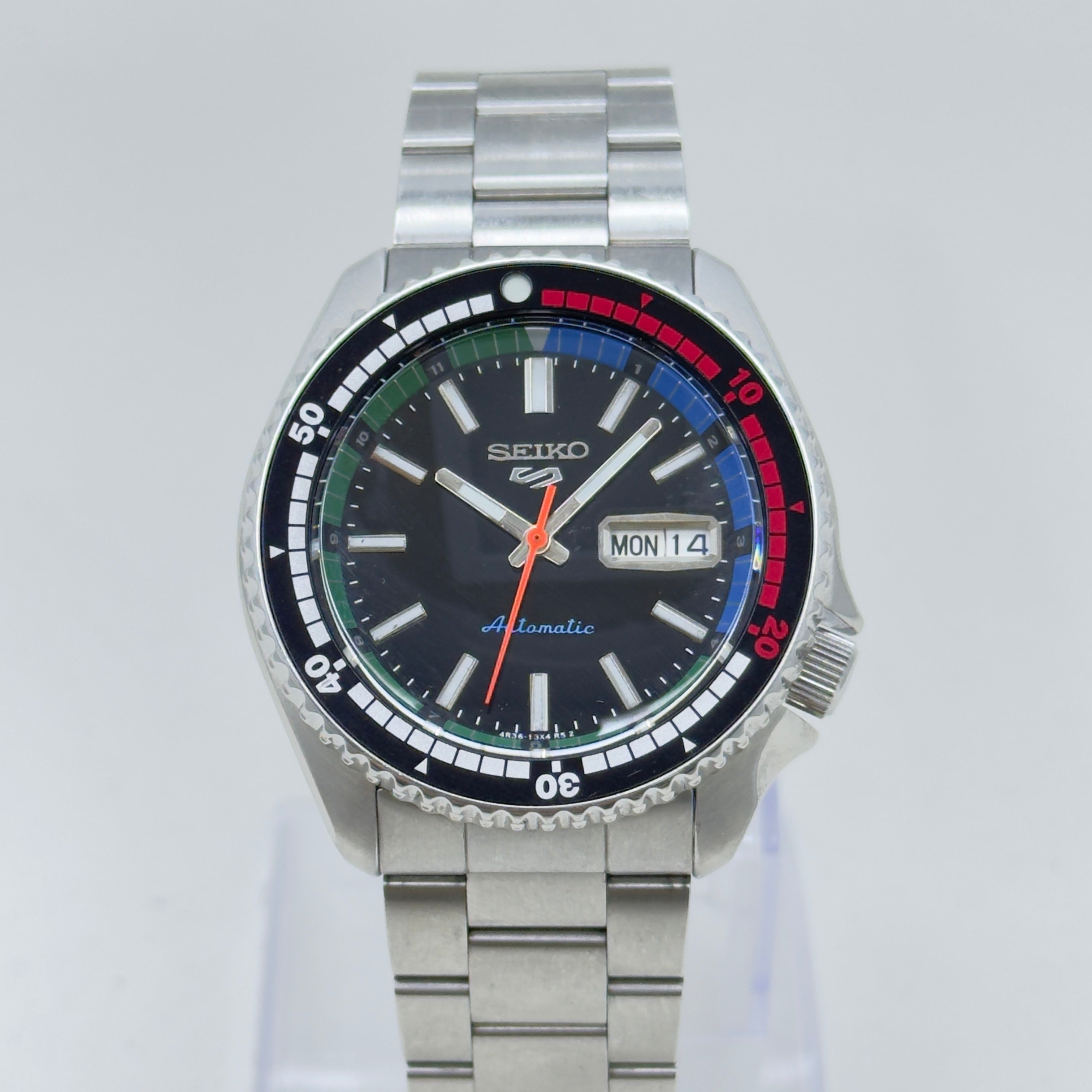 Seiko 5 - Sports Diver Mod: Black Dial Automatic Stainless Steel Watch