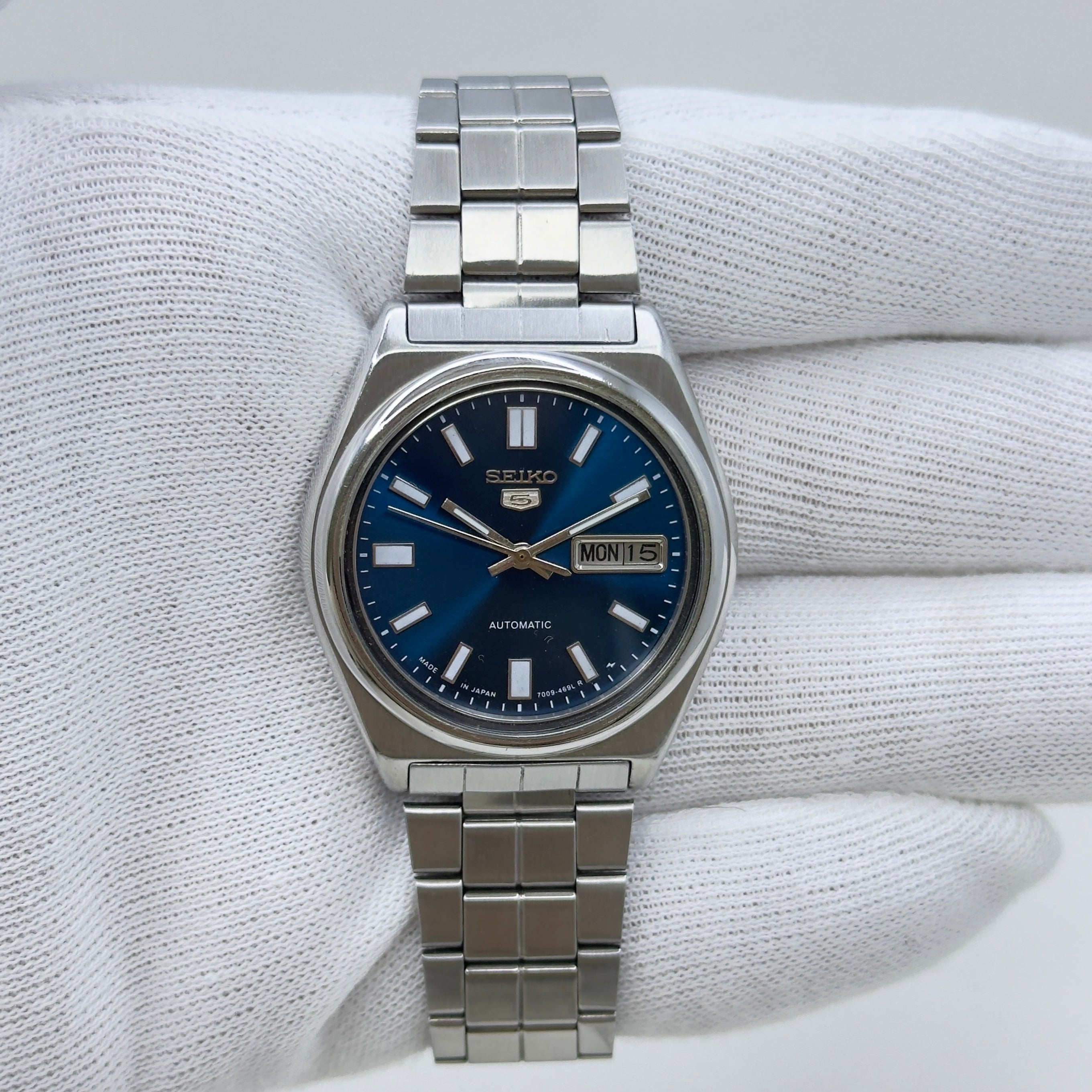 Vintage Seiko 5 Automatic Blue Dial Day-Date Japan Made