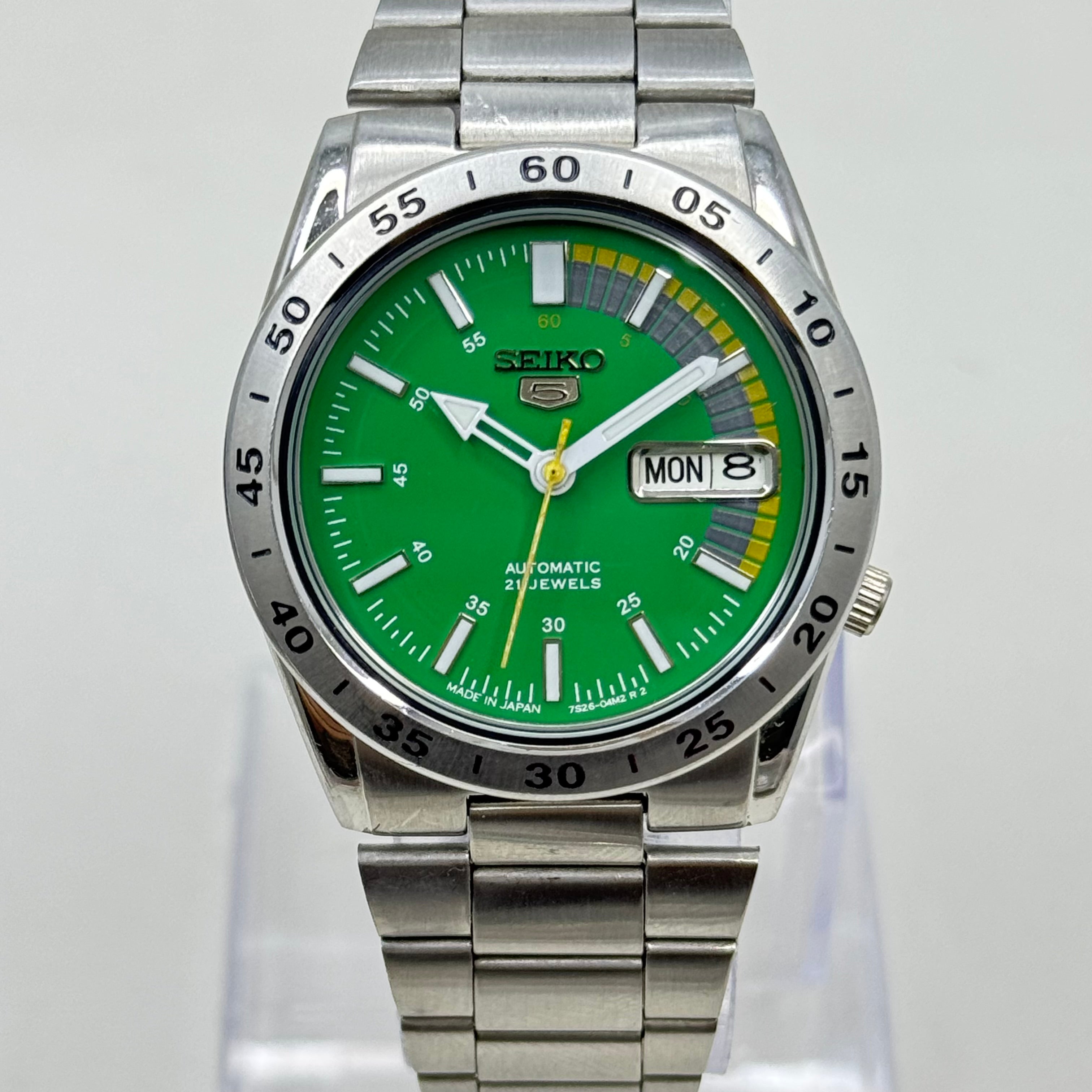 Seiko 5 -  Automatic Watch 21 Jewels  Green Dial Vintage Style Mod
