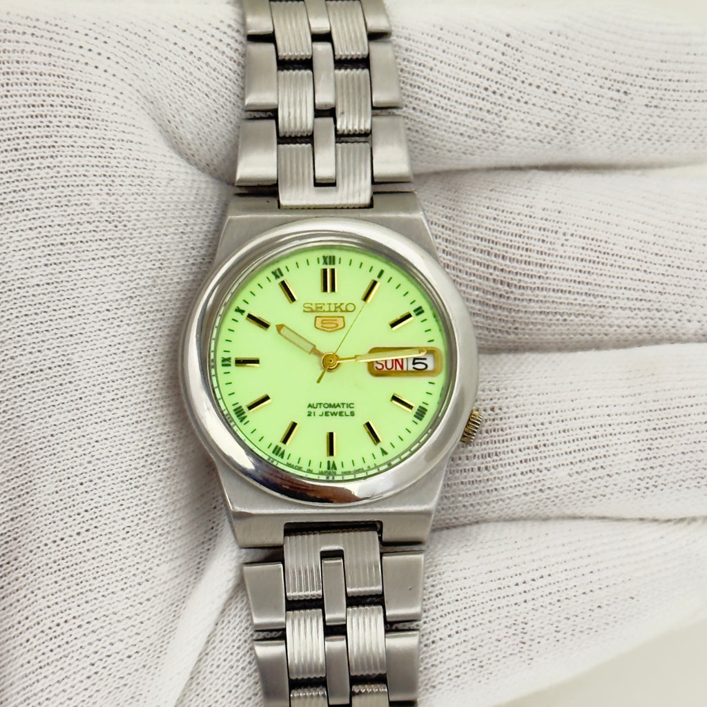 Vintage Seiko 5 - Automatic Watch Day/Date Stainless Steel Japan Made