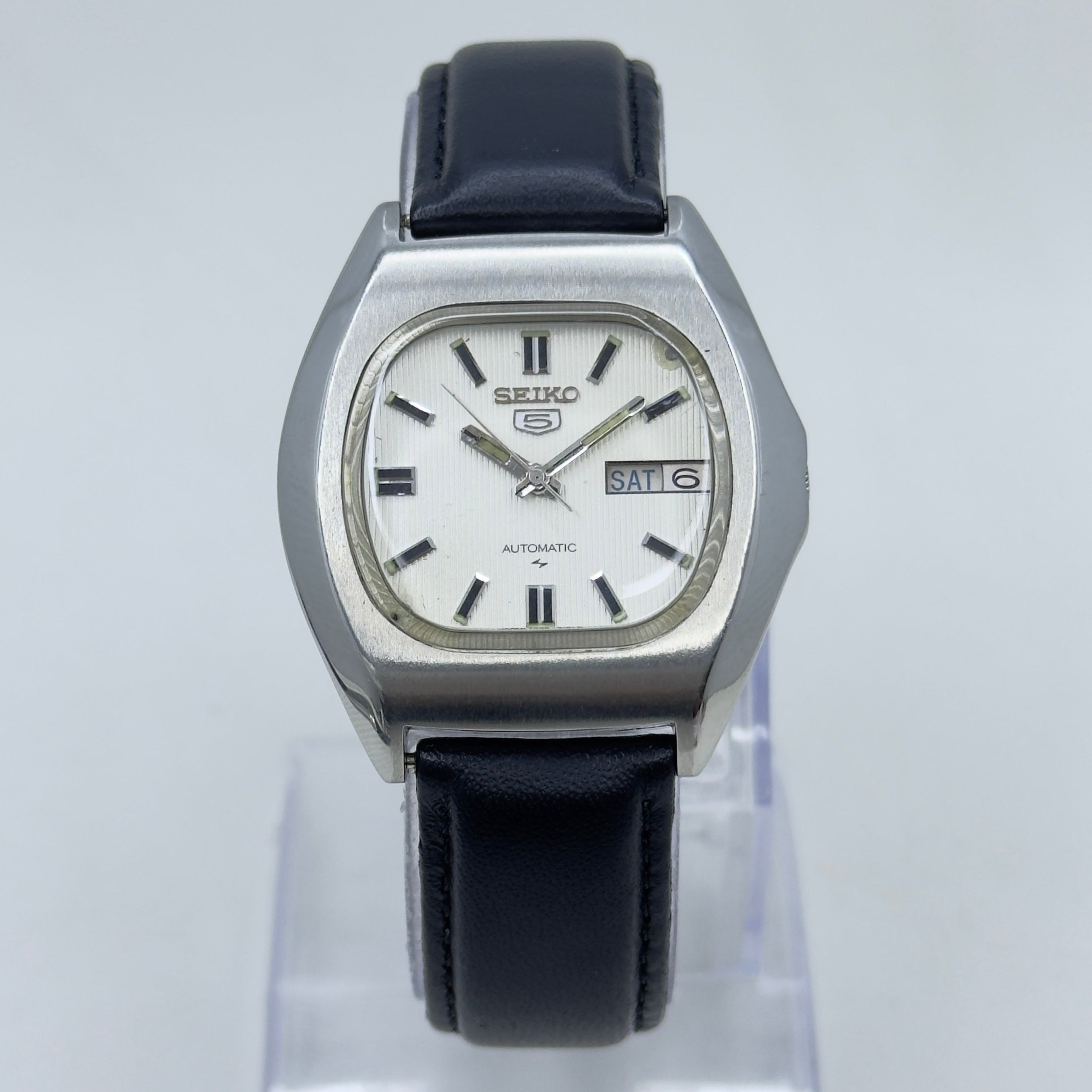 Vintage Seiko 5 Automatic White Dial — 17 Jewels (7009)