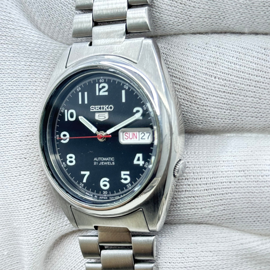 Vintage Seiko 5 Automatic Black Dial — 21 Jewels (7S26)