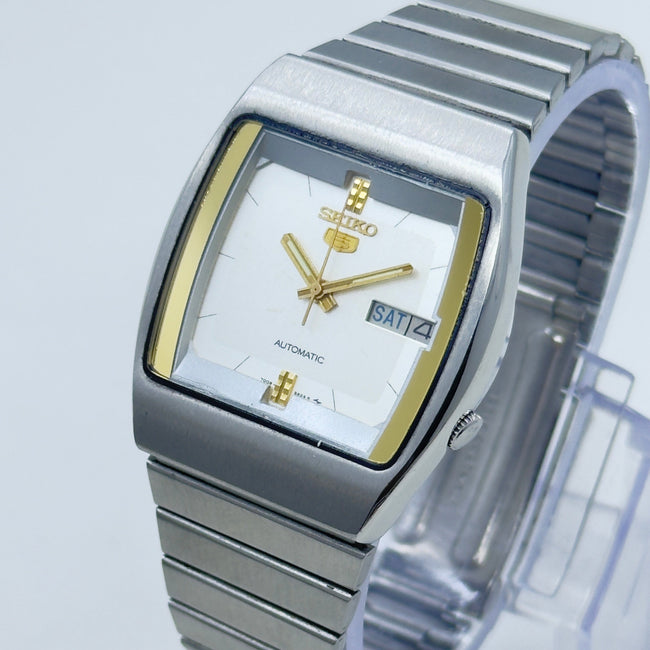 Vintage Seiko 5 Automatic (7009-5770) Men's Wristwatch Japan Made Hover Image