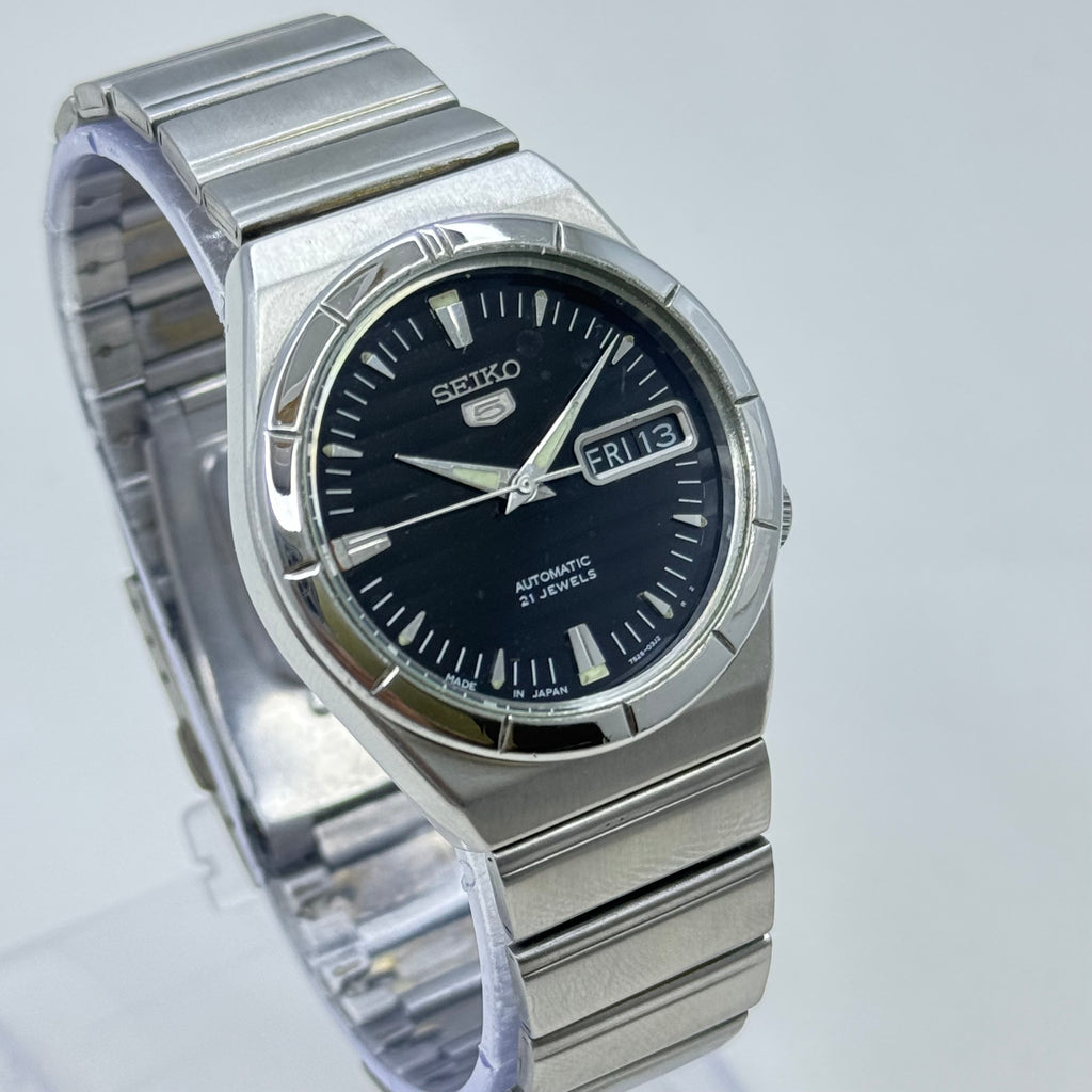 Vintage Seiko 5 - Automatic Watch Day/Date Stainless Steel Japan Made