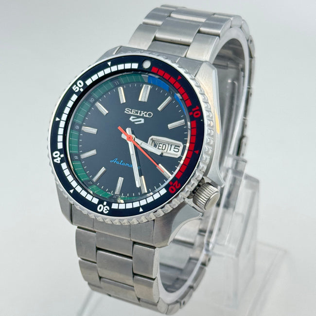 Seiko 5 - Sports Diver Mod: Black Dial Automatic Stainless Steel Watch Hover Image