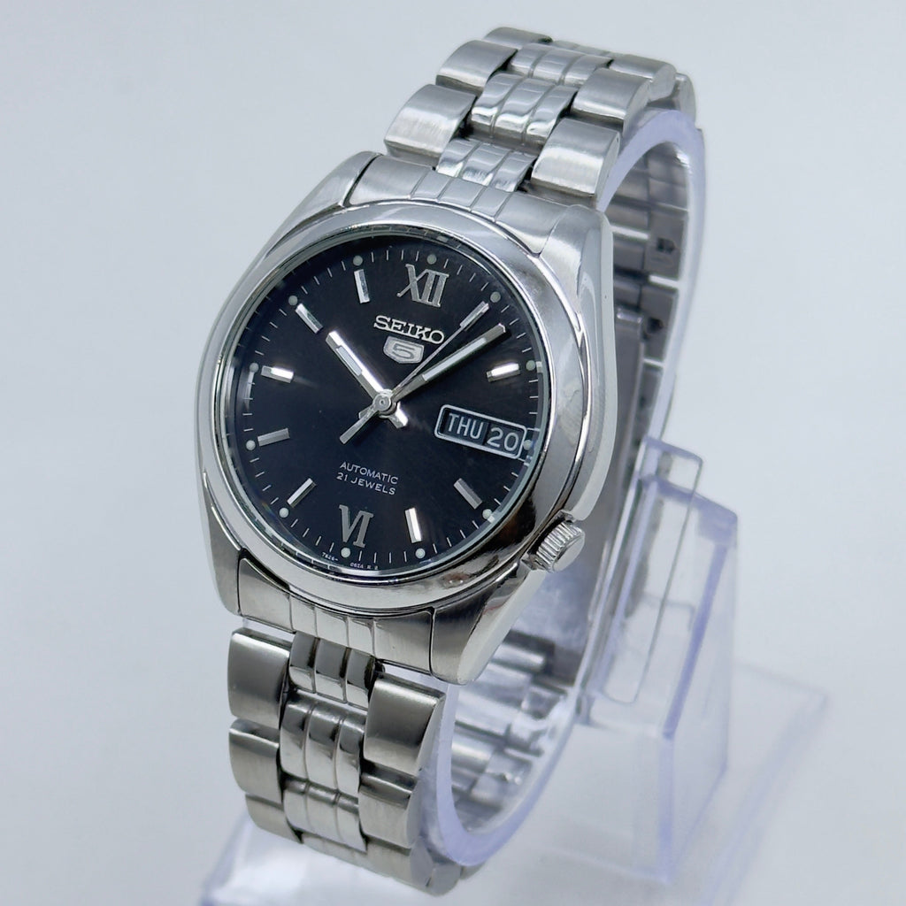 Seiko 5 - 7S26-01V0 Automatic Men's Watch Day Date Stainless Steel Japan Made