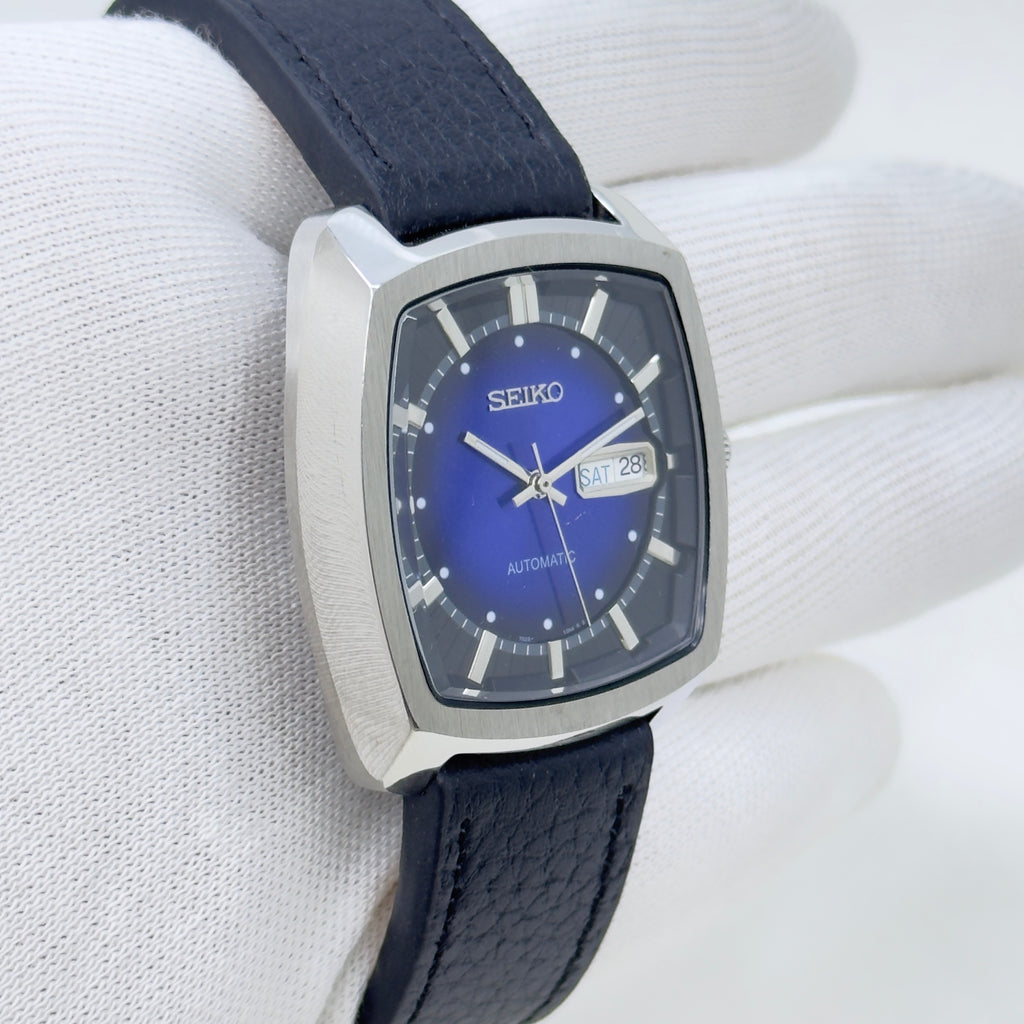 Vintage Style Watch - Seiko Automatic 21 Jewels Blue Dial Day Date Mod