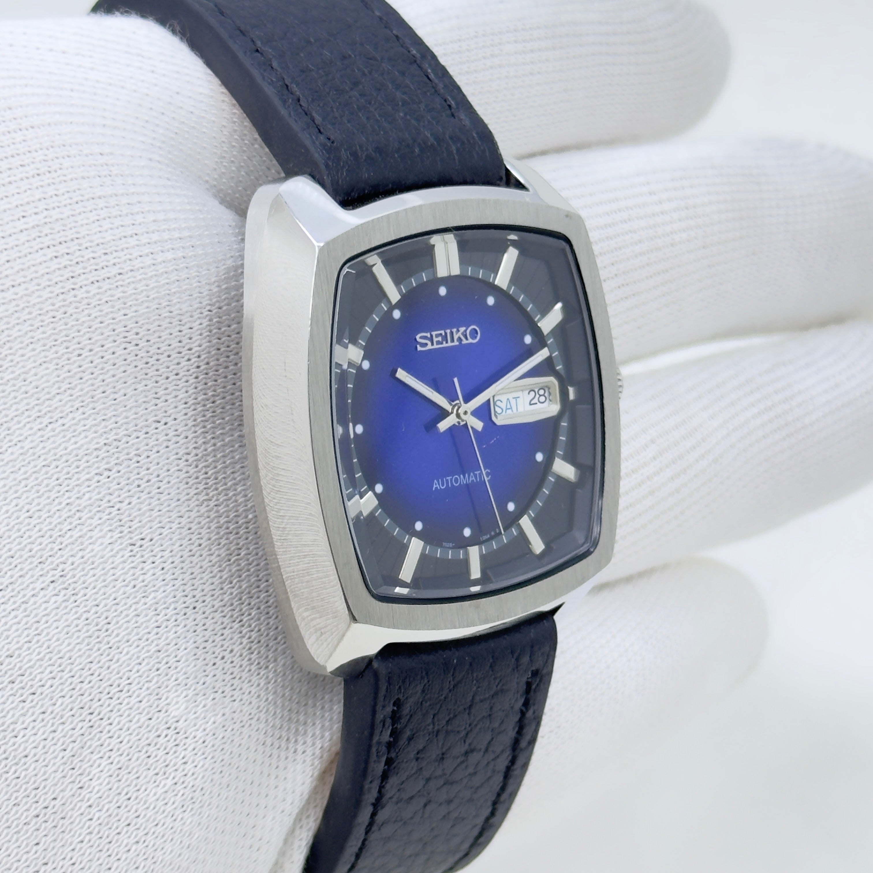Vintage Style Watch - Seiko Automatic 21 Jewels Blue Dial Day Date Mod