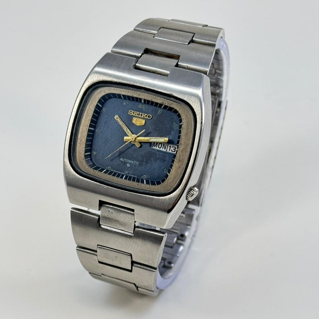 Vintage Seiko 5 Automatic Men's Watch TV Shape Japan Made