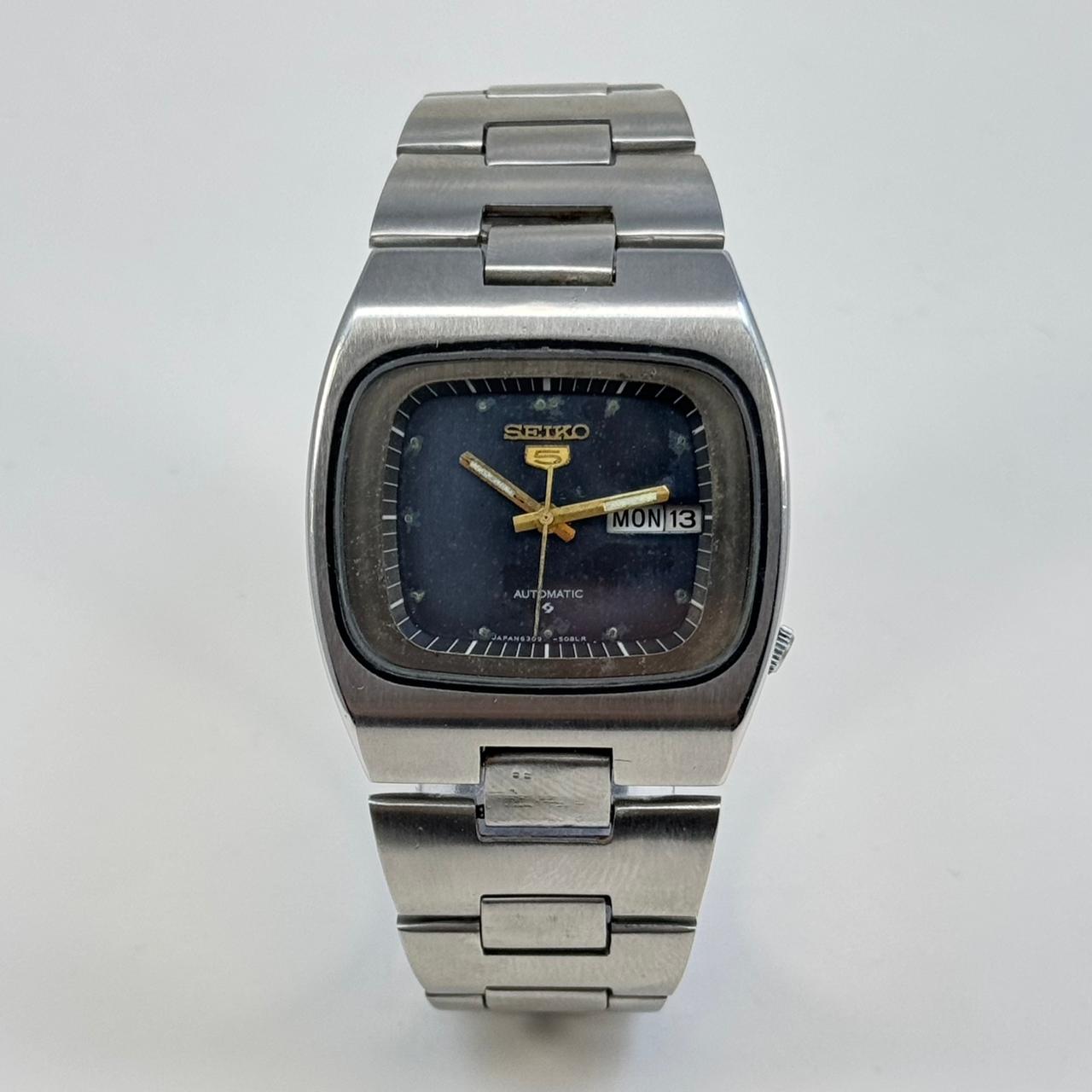 Vintage Seiko 5 Automatic Men's Watch TV Shape Japan Made