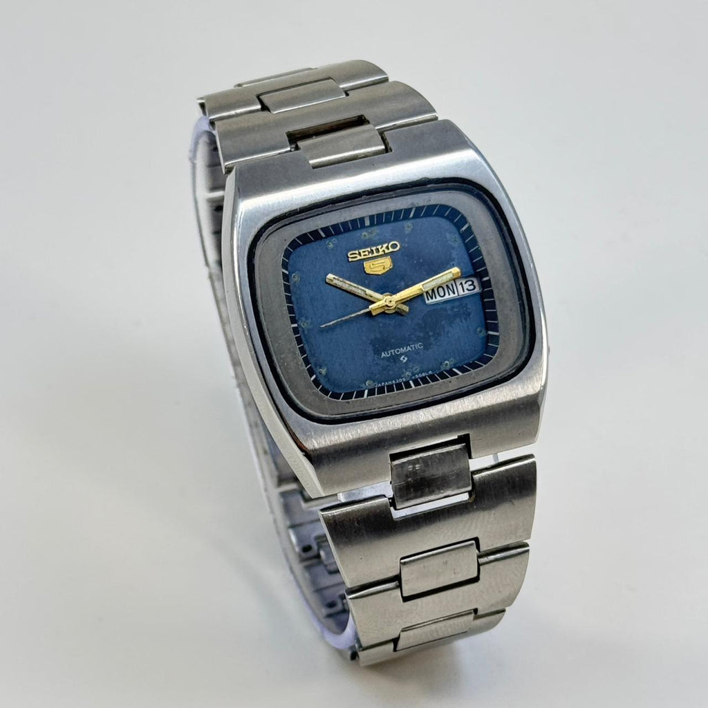 Vintage Seiko 5 Automatic Men's Watch TV Shape Japan Made