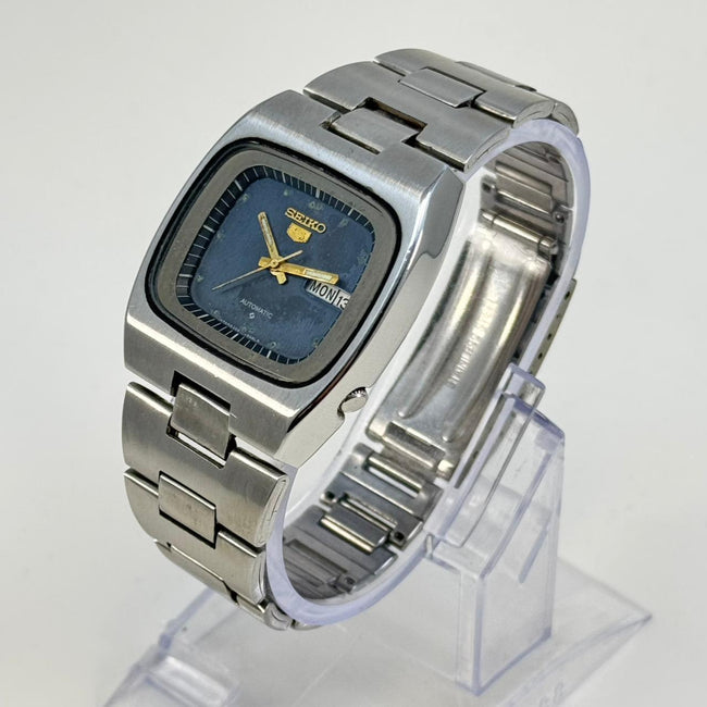 Vintage Seiko 5 Automatic Men's Watch TV Shape Japan Made Main Image