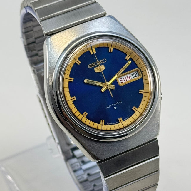 Vintage Seiko 5 - Automatic Blue Dial Day-Date Classic Men’s Watch Japan Made Main Image