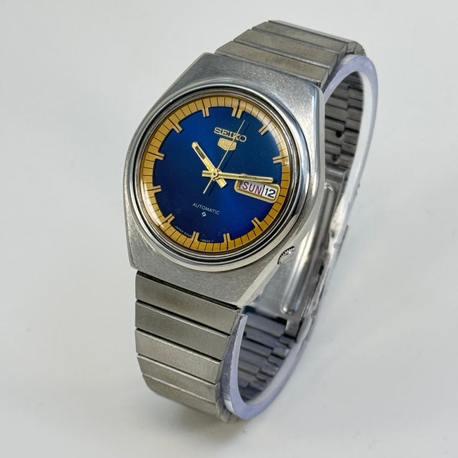 Vintage Seiko 5 - Automatic Blue Dial Day-Date Classic Men’s Watch Japan Made Hover Image
